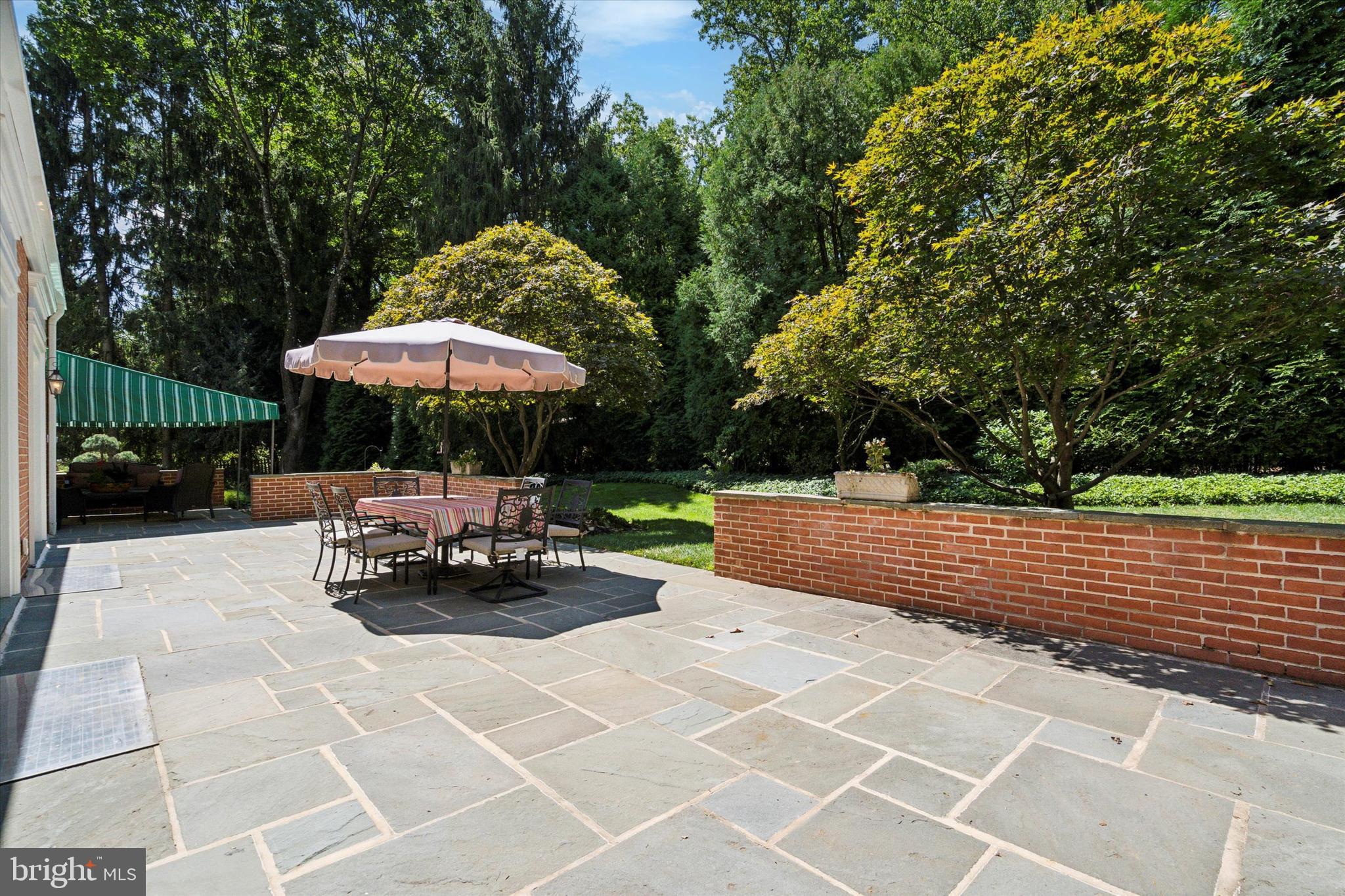 THE WOODS - Residential