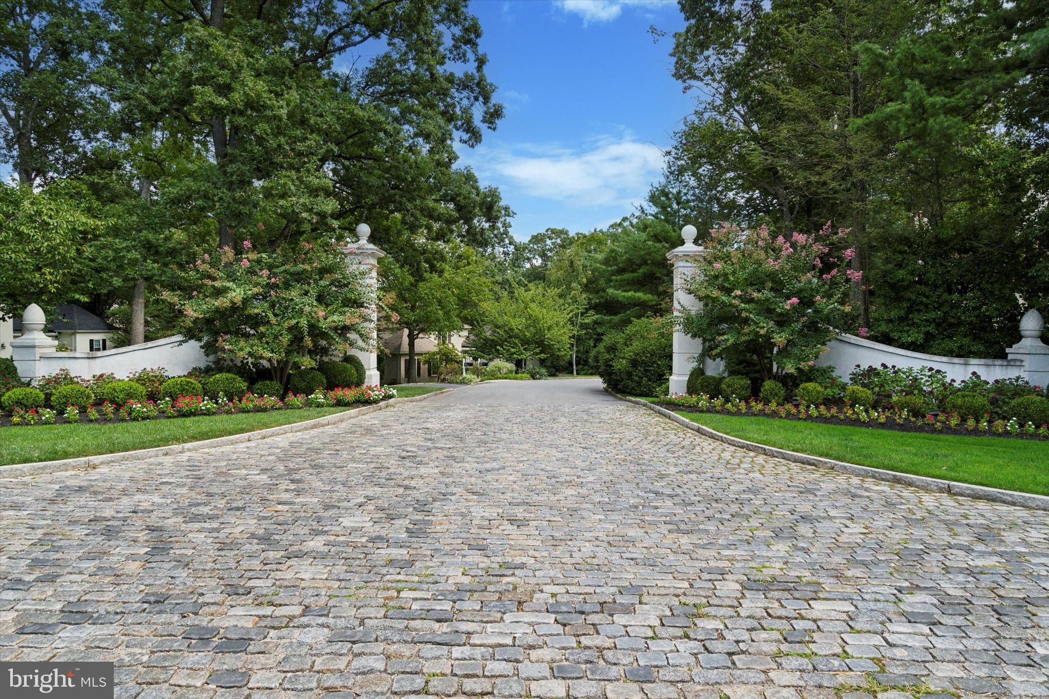 THE WOODS - Residential