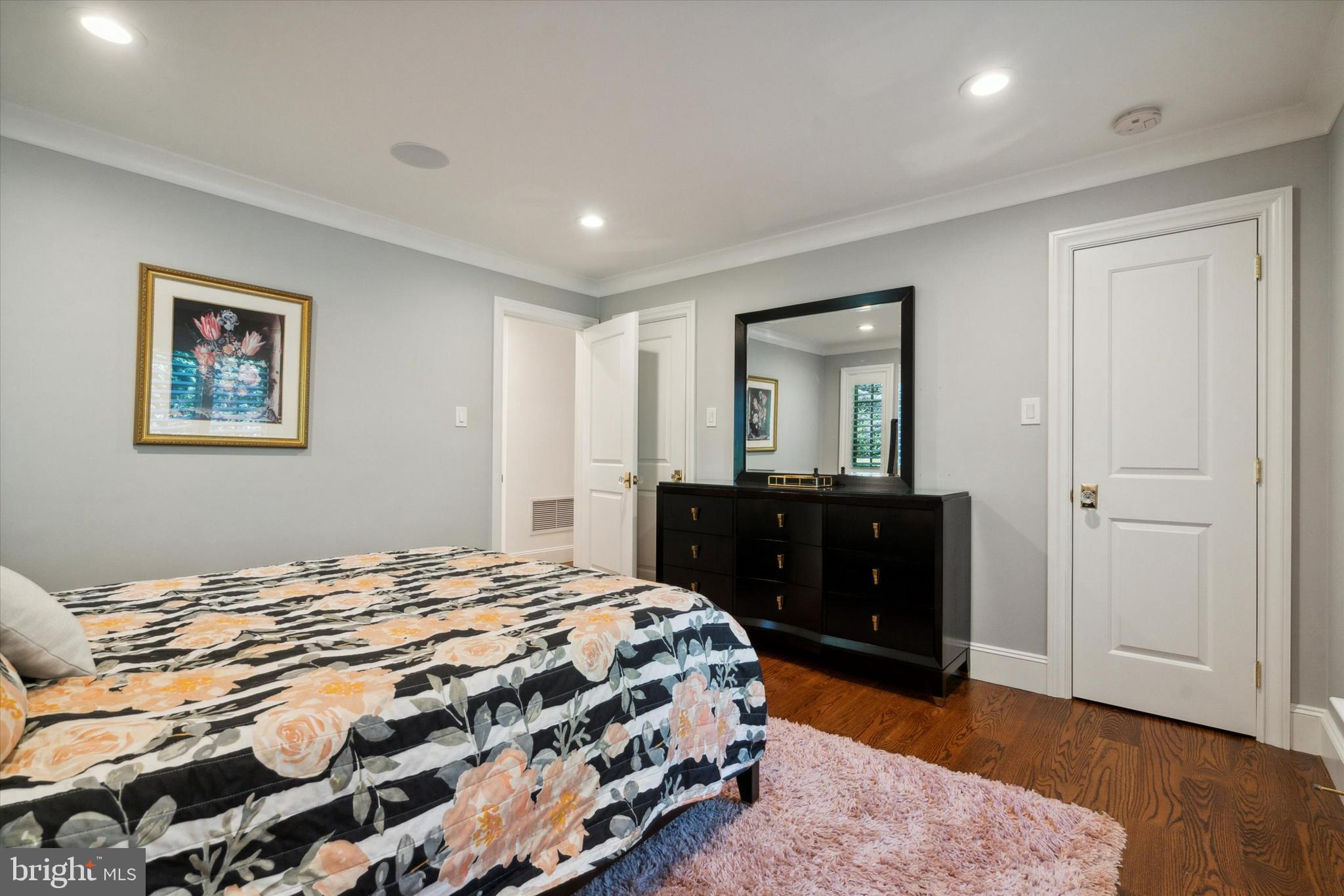 THE WOODS - Residential