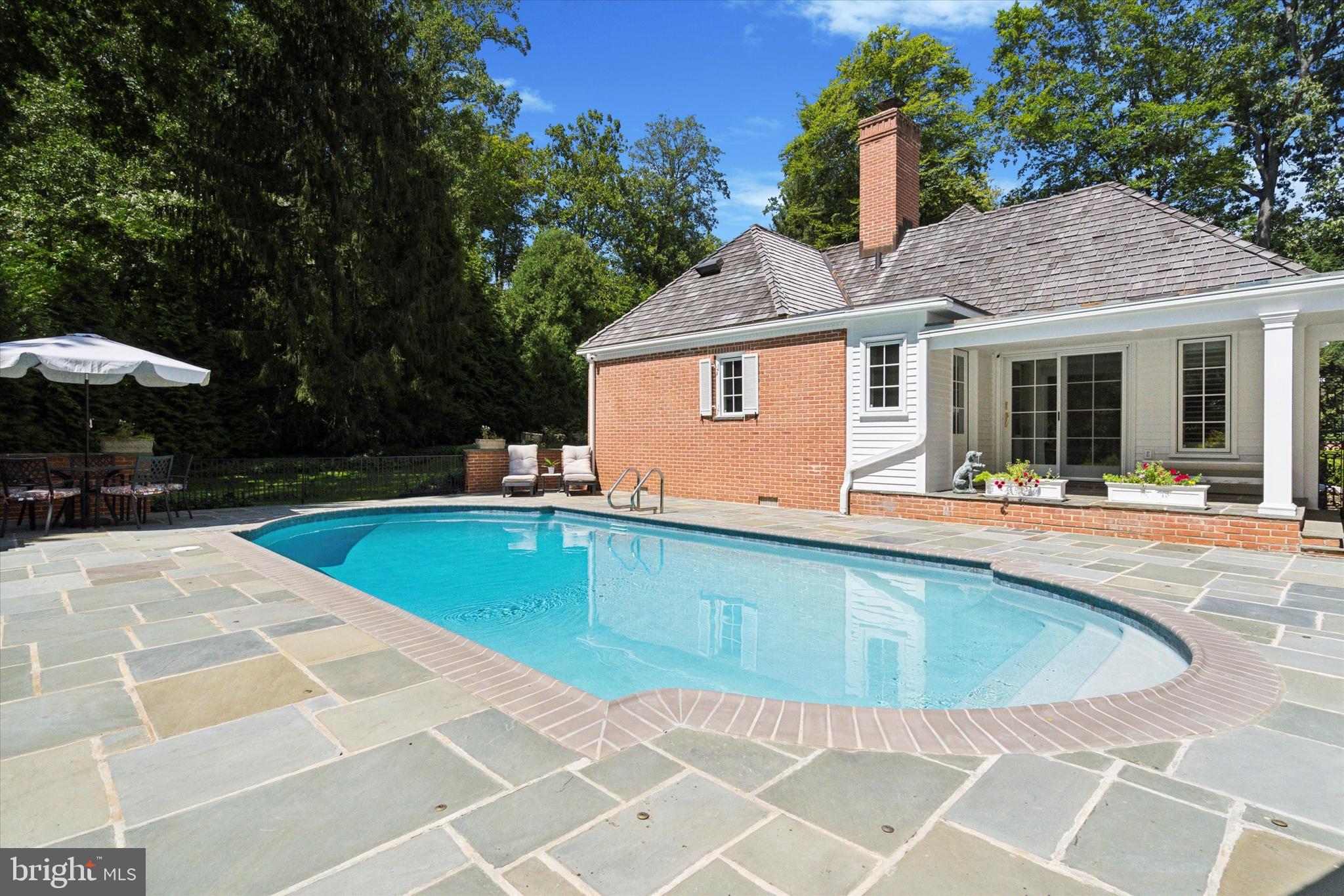 THE WOODS - Residential