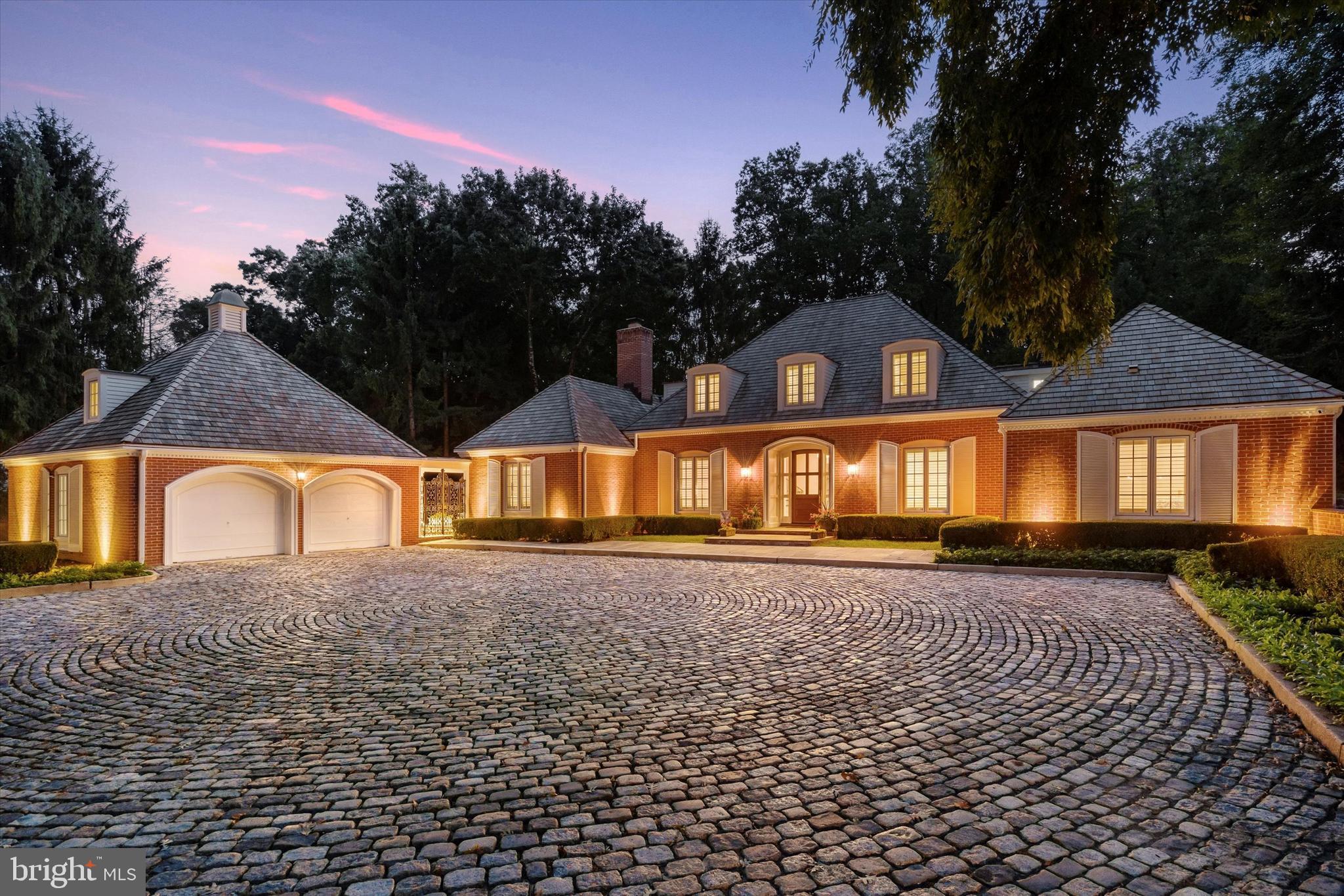 THE WOODS - Residential