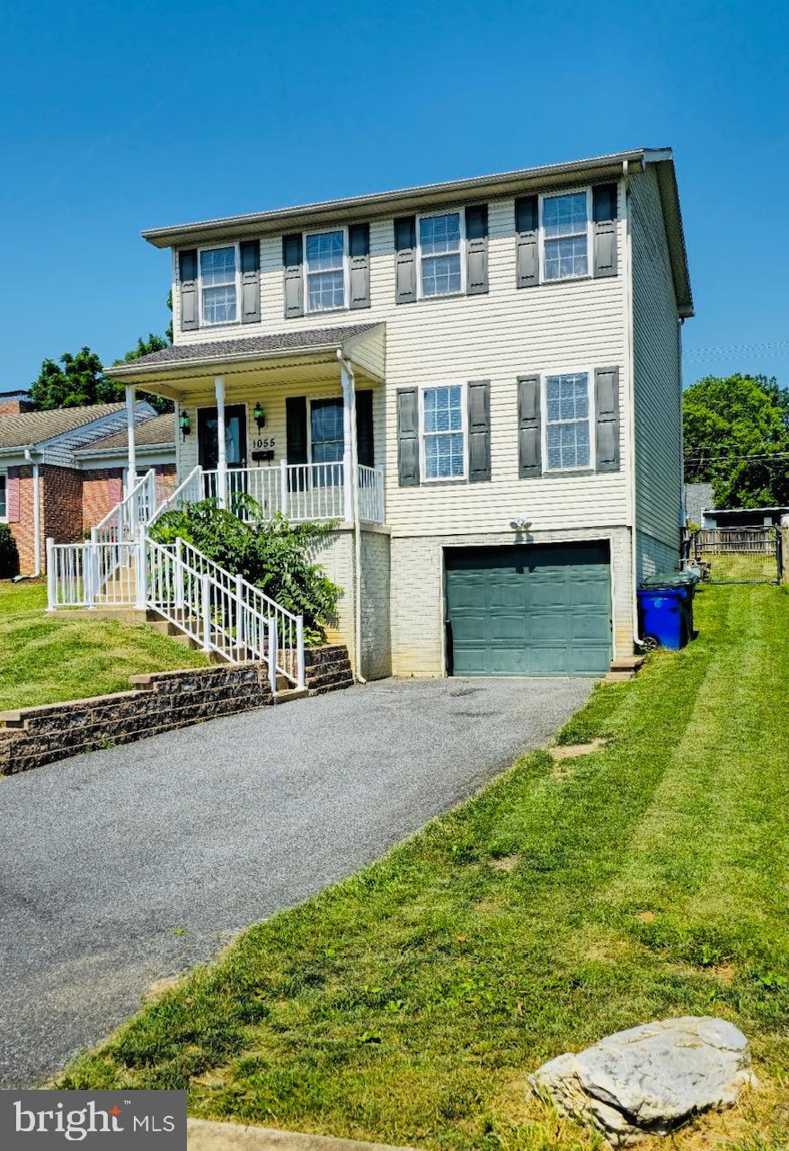 1055 VIEW STREET
