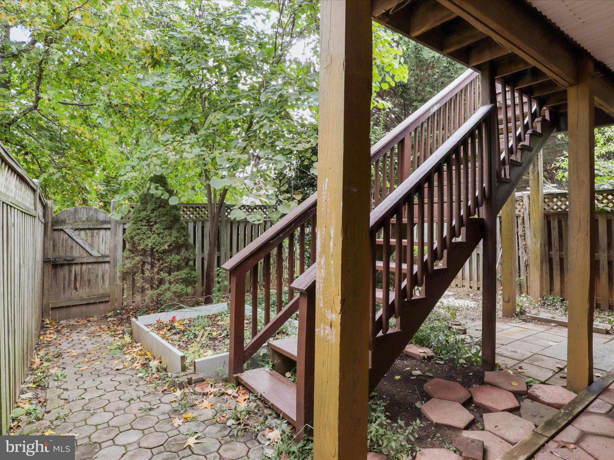 FLOWER HILL - Residential