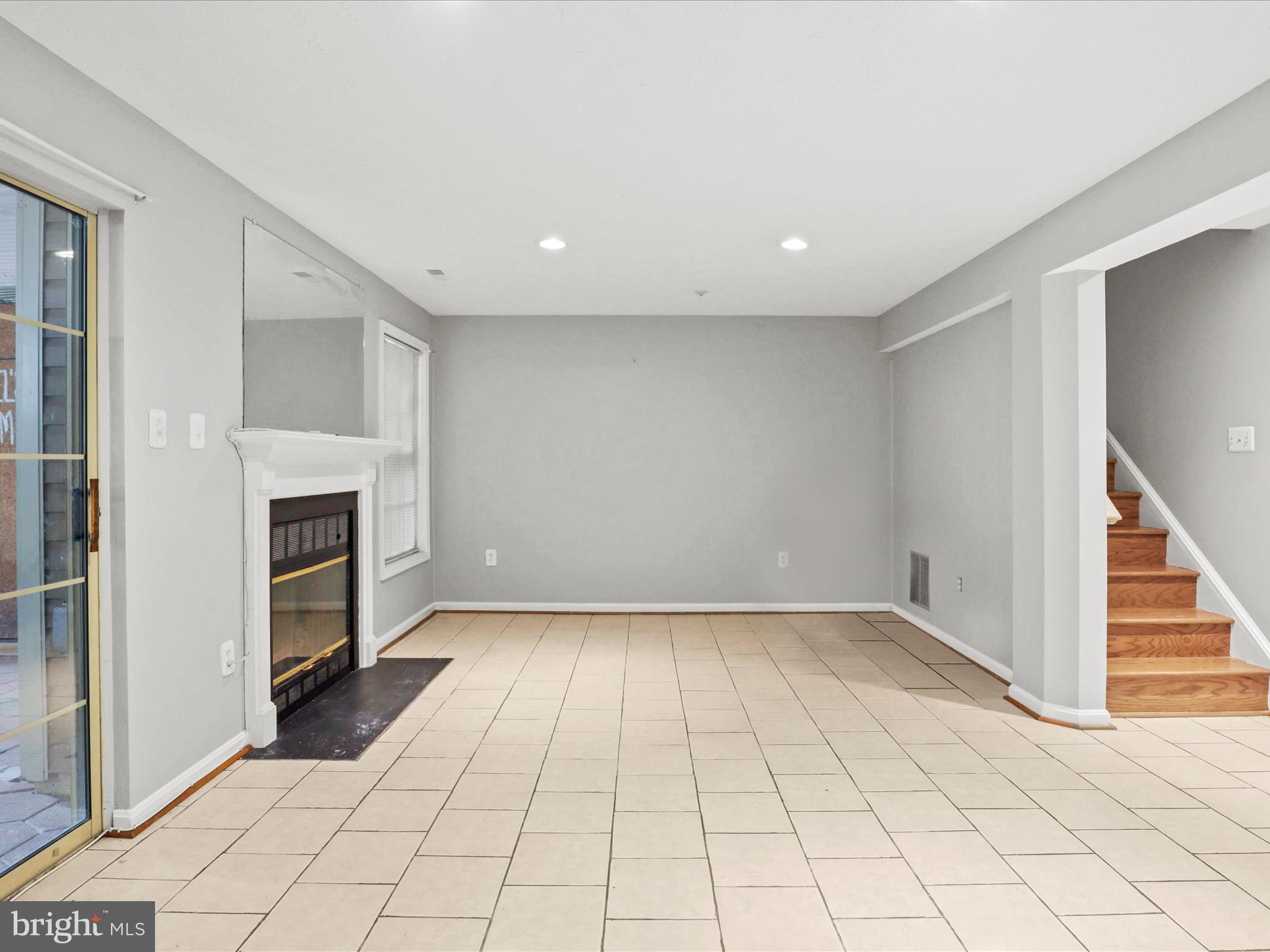 FLOWER HILL - Residential