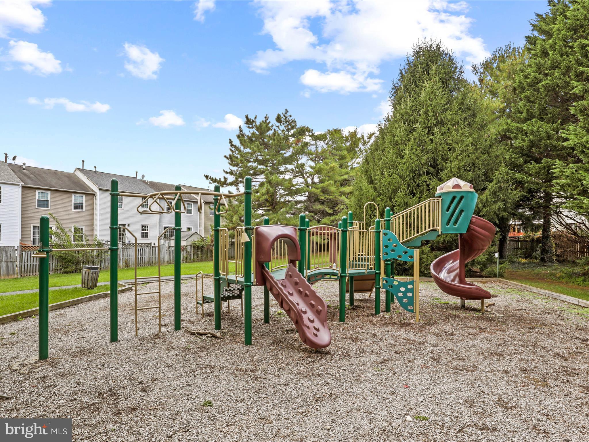 FLOWER HILL - Residential