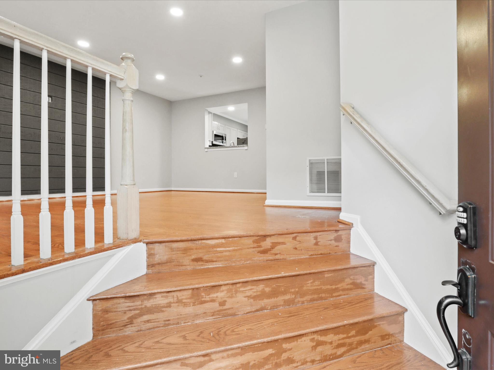 FLOWER HILL - Residential