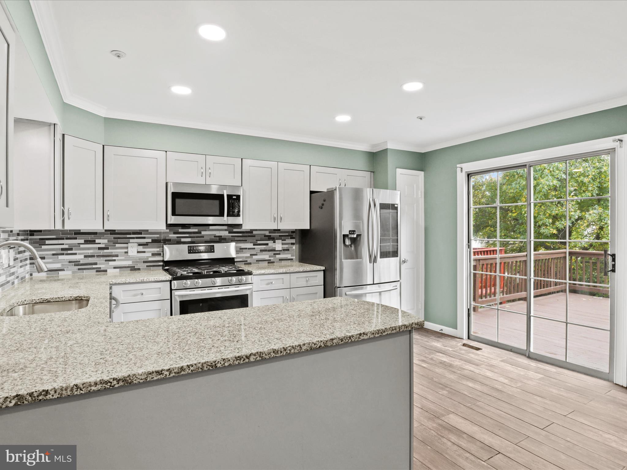 FLOWER HILL - Residential