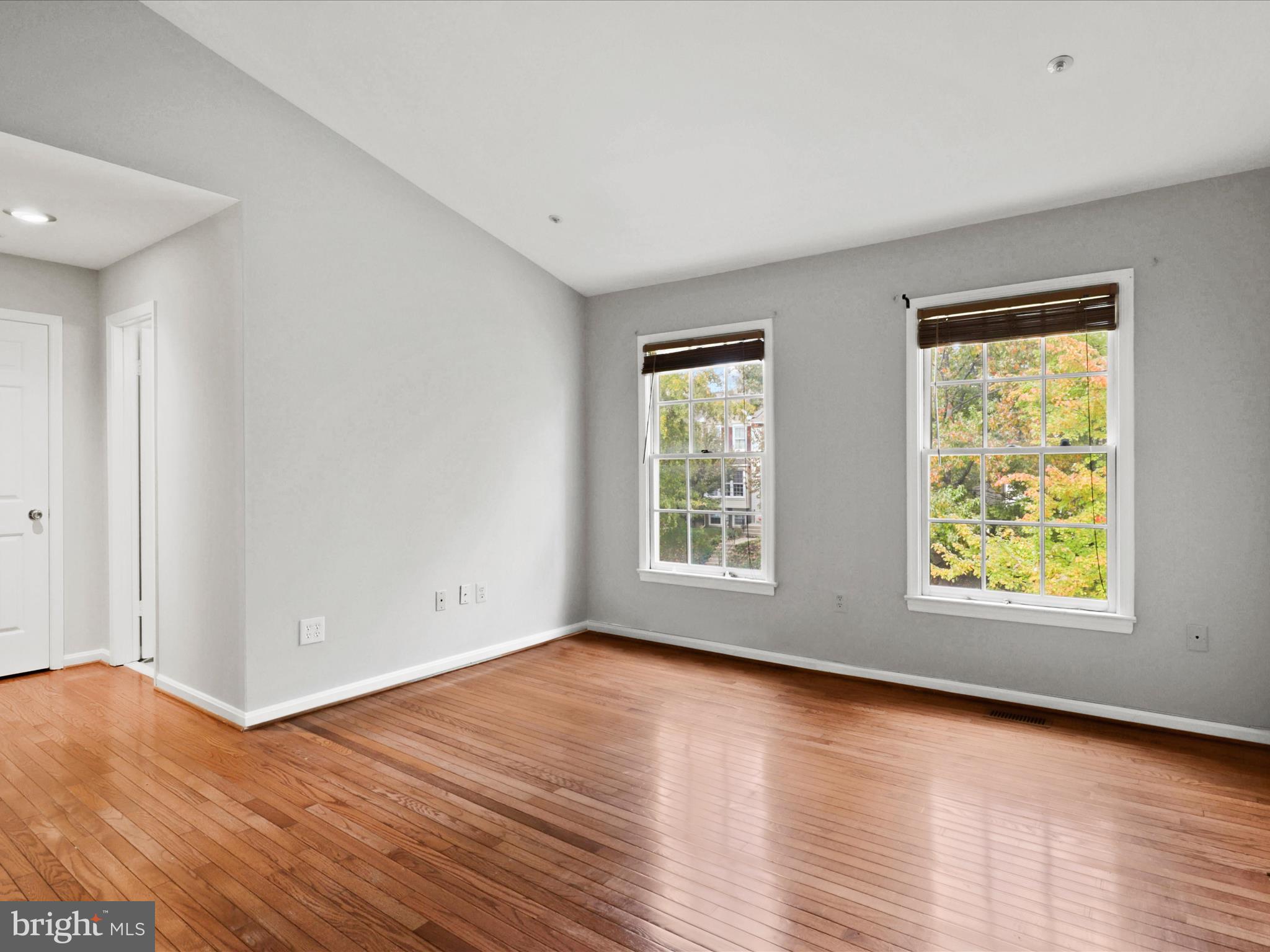 FLOWER HILL - Residential