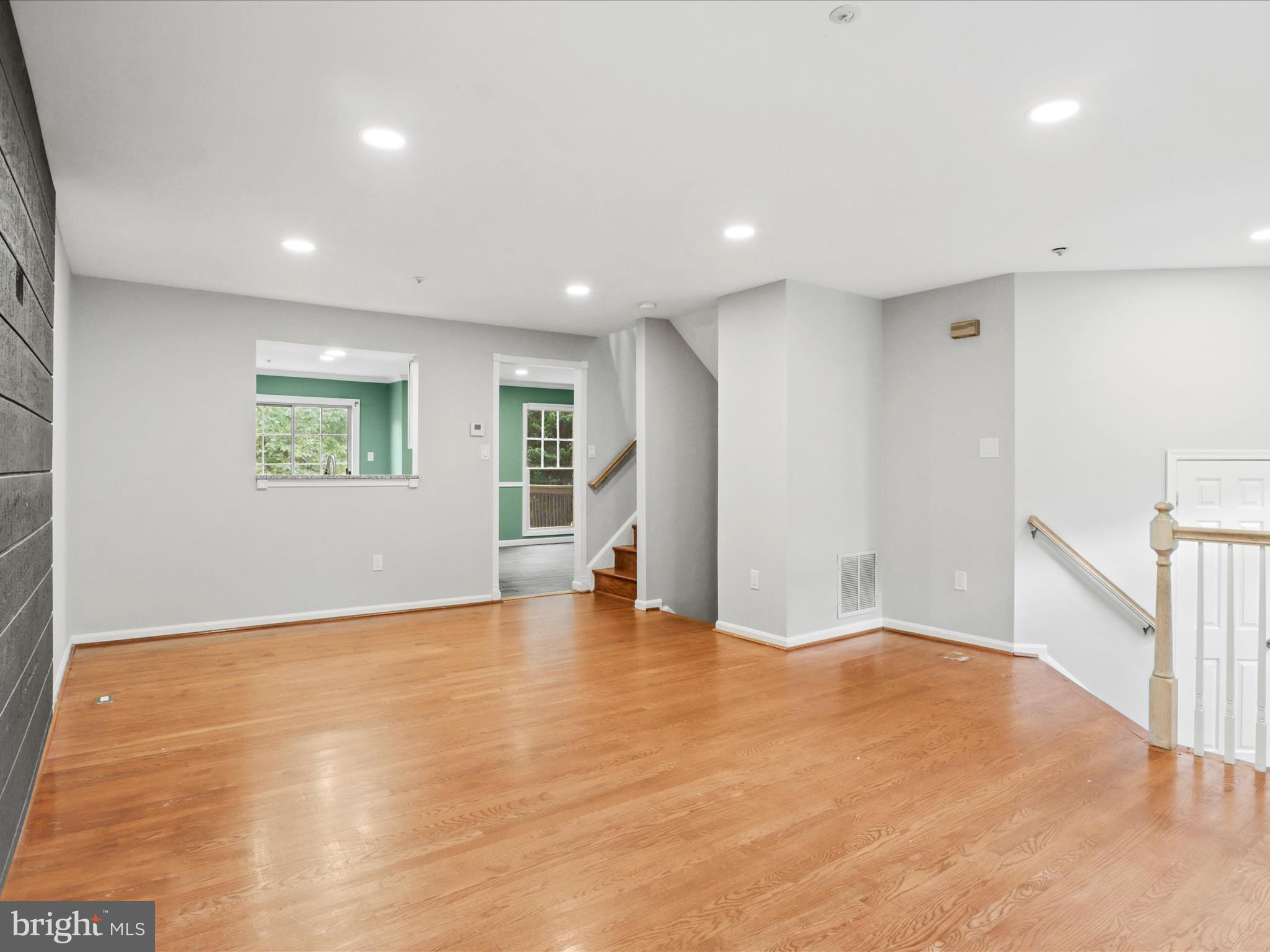 FLOWER HILL - Residential