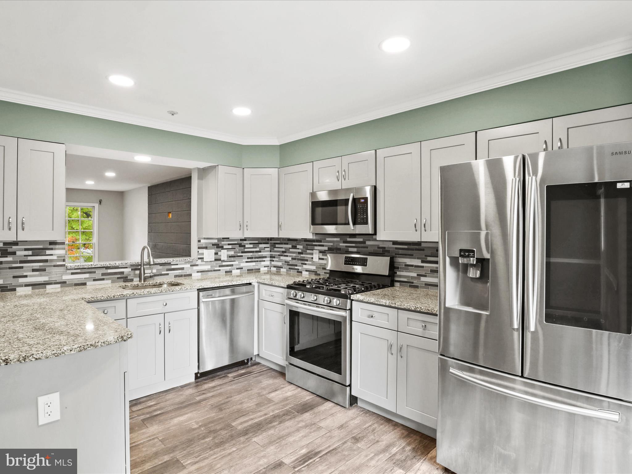 FLOWER HILL - Residential