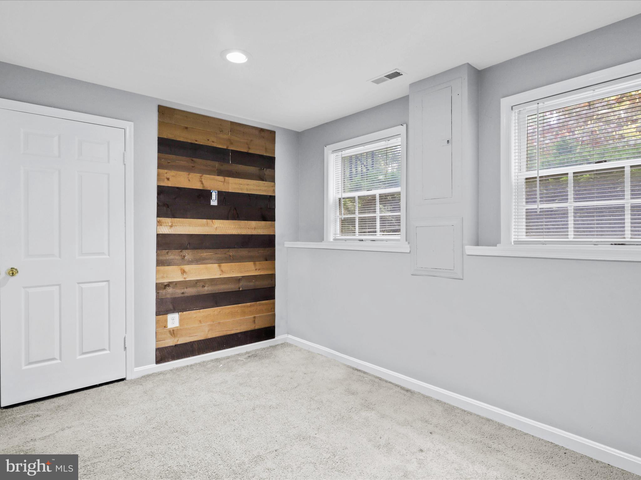 FLOWER HILL - Residential