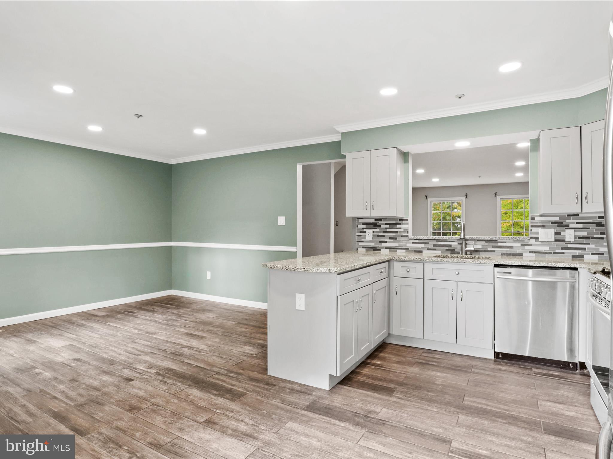 FLOWER HILL - Residential