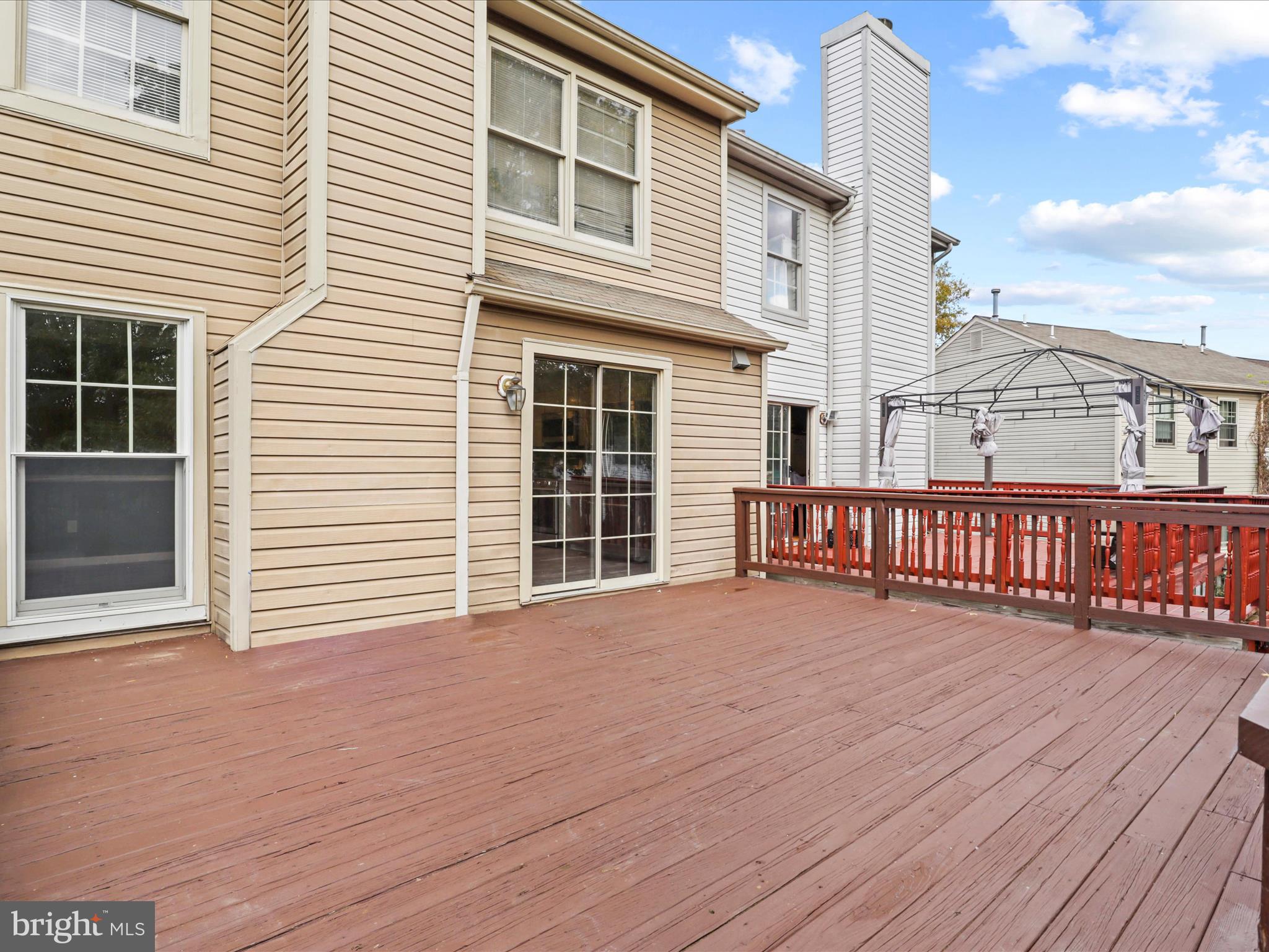 FLOWER HILL - Residential