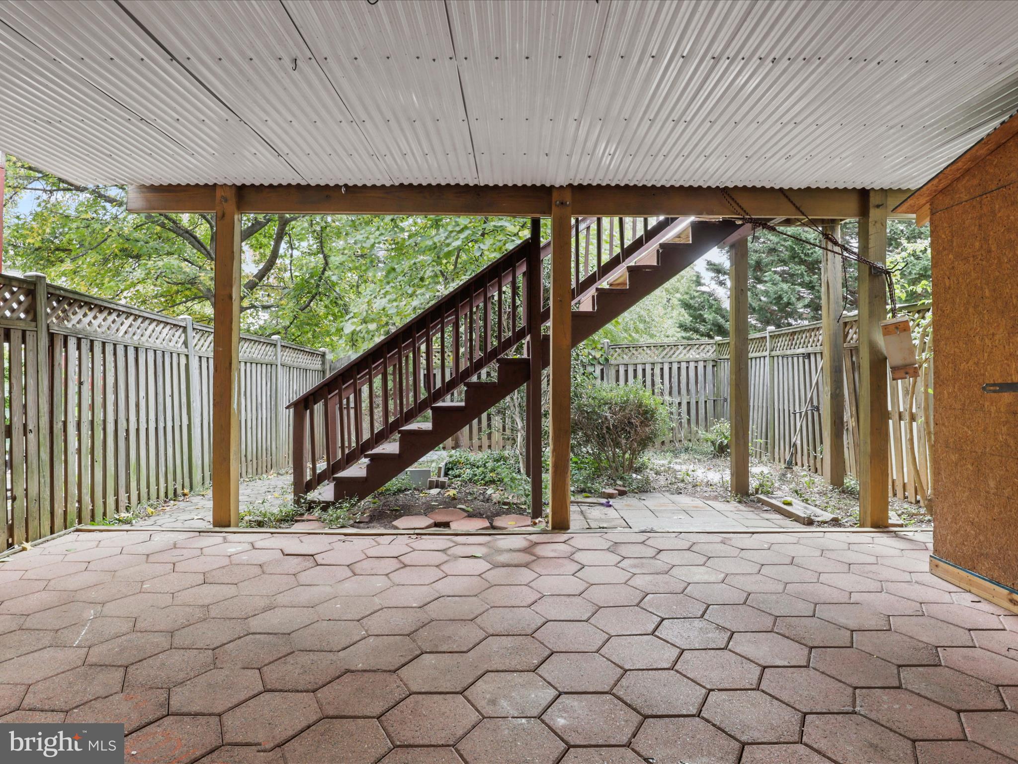 FLOWER HILL - Residential