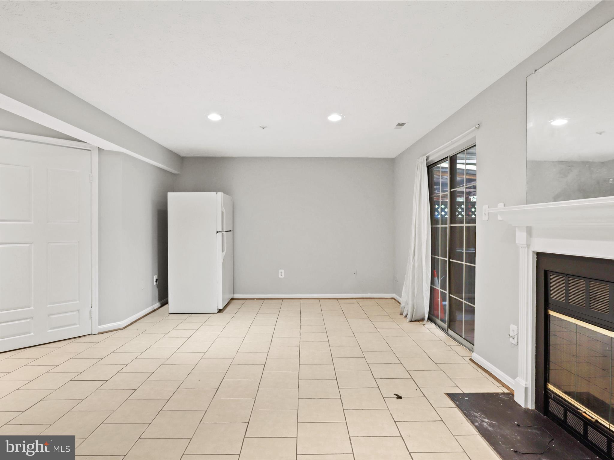 FLOWER HILL - Residential