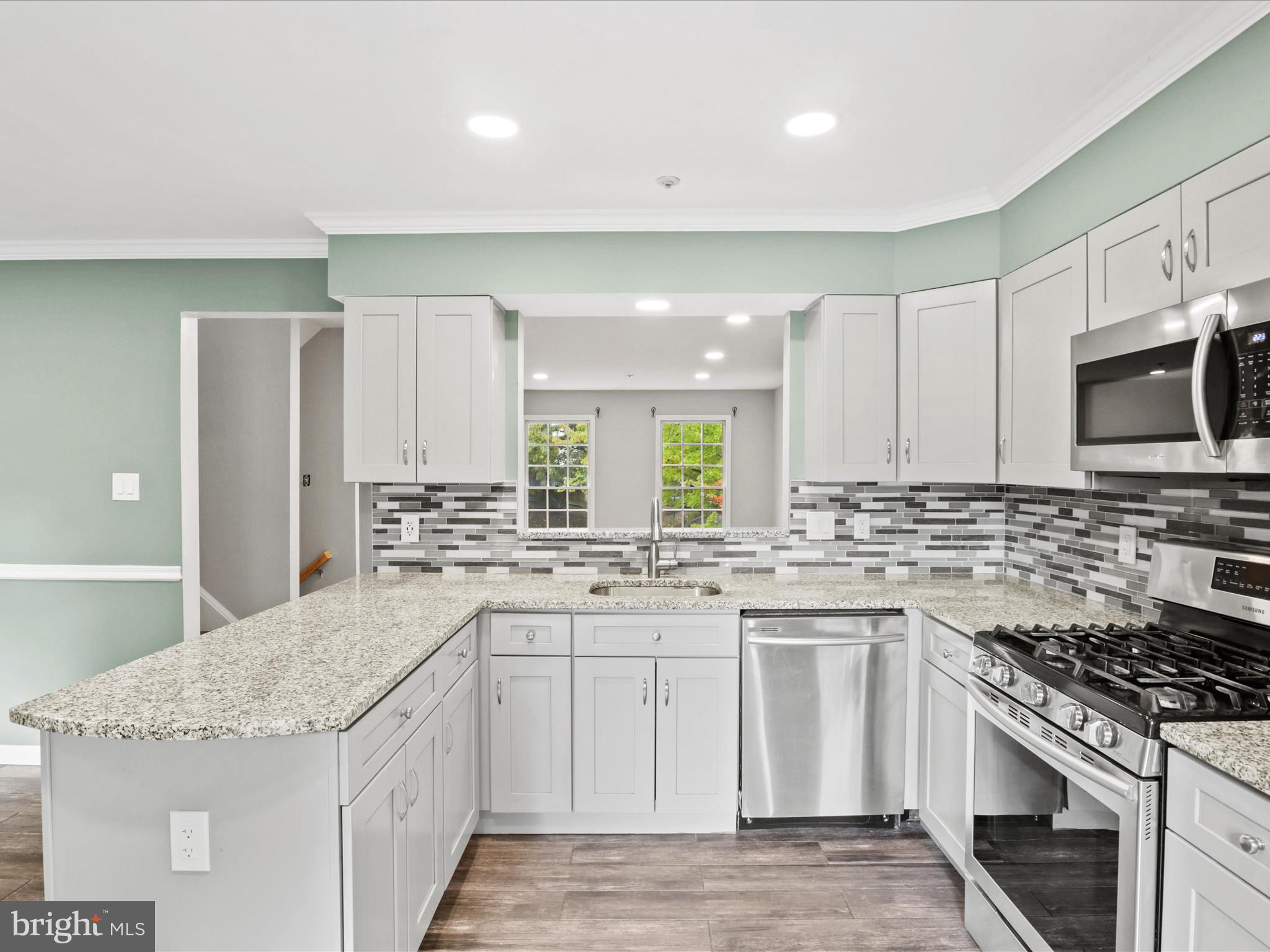 FLOWER HILL - Residential