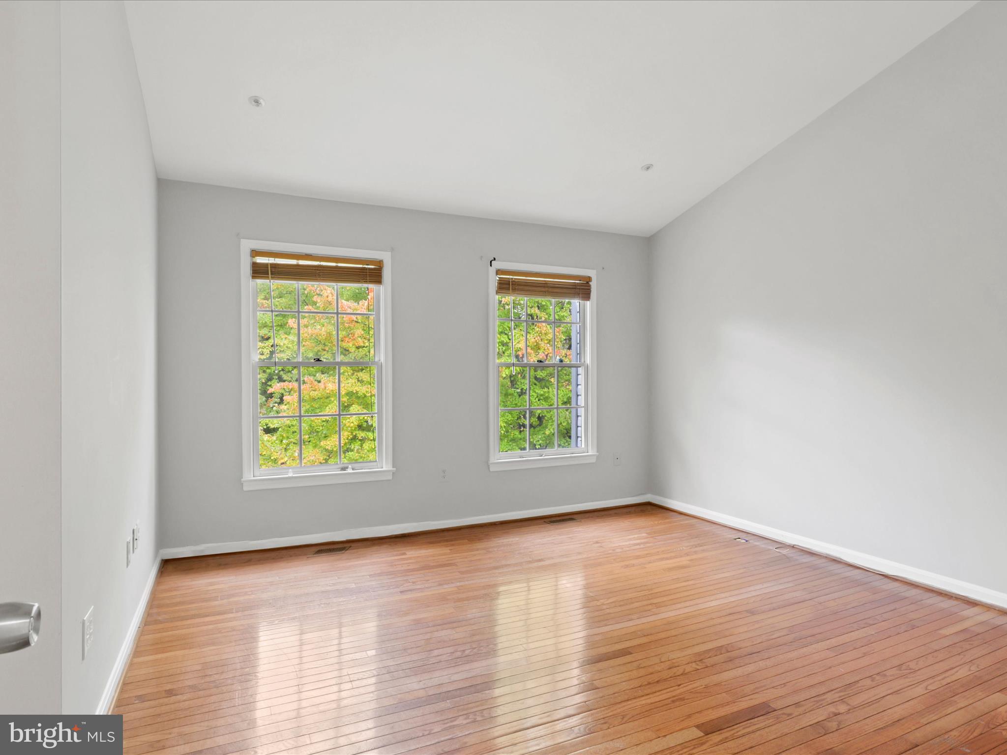 FLOWER HILL - Residential