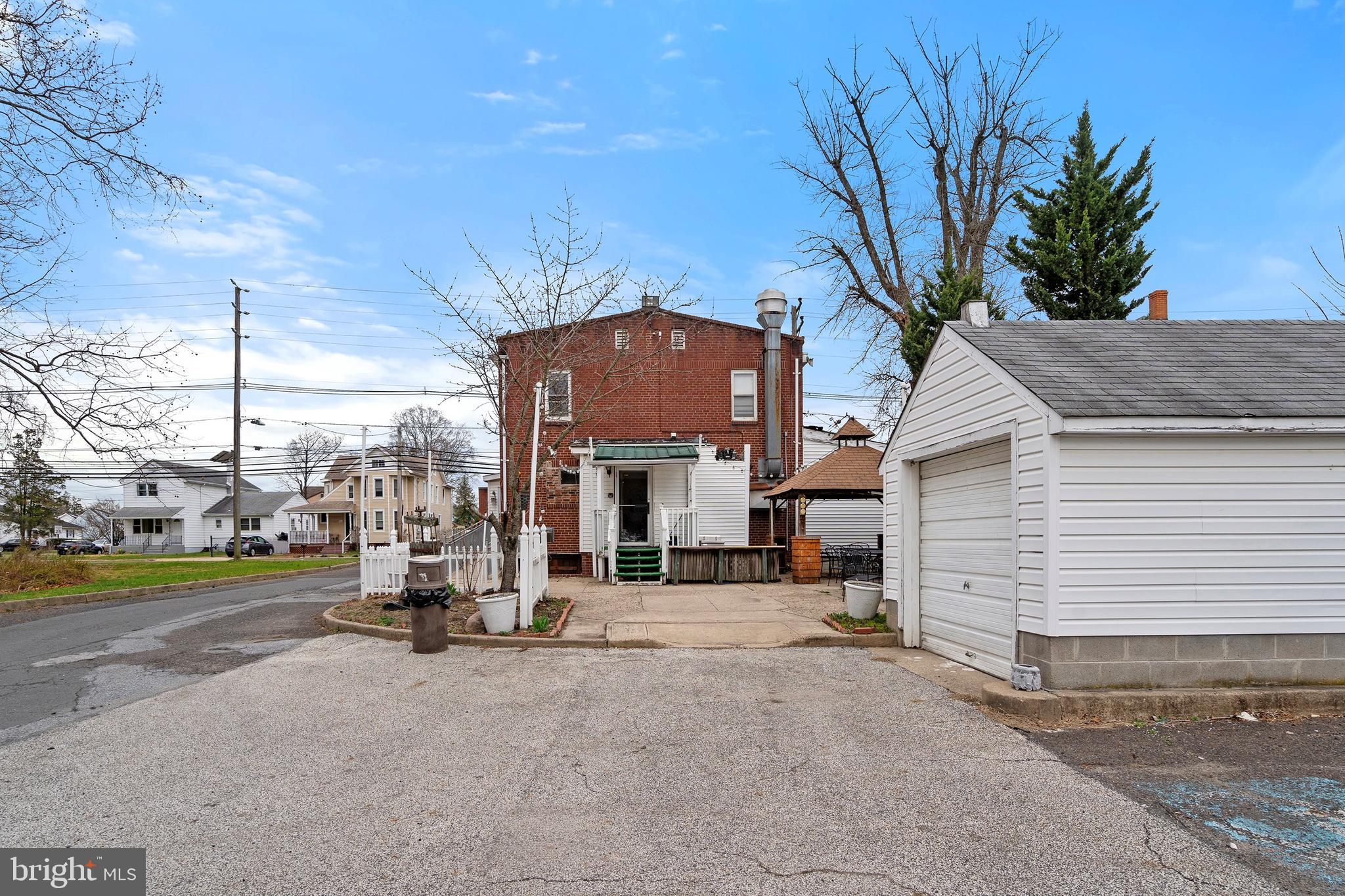 572 KLOCKNER ROAD