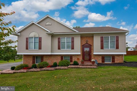 Photo of 636 CLOVERFIELD DR, NARVON, PA 17555 (MLS # PALA2029288)