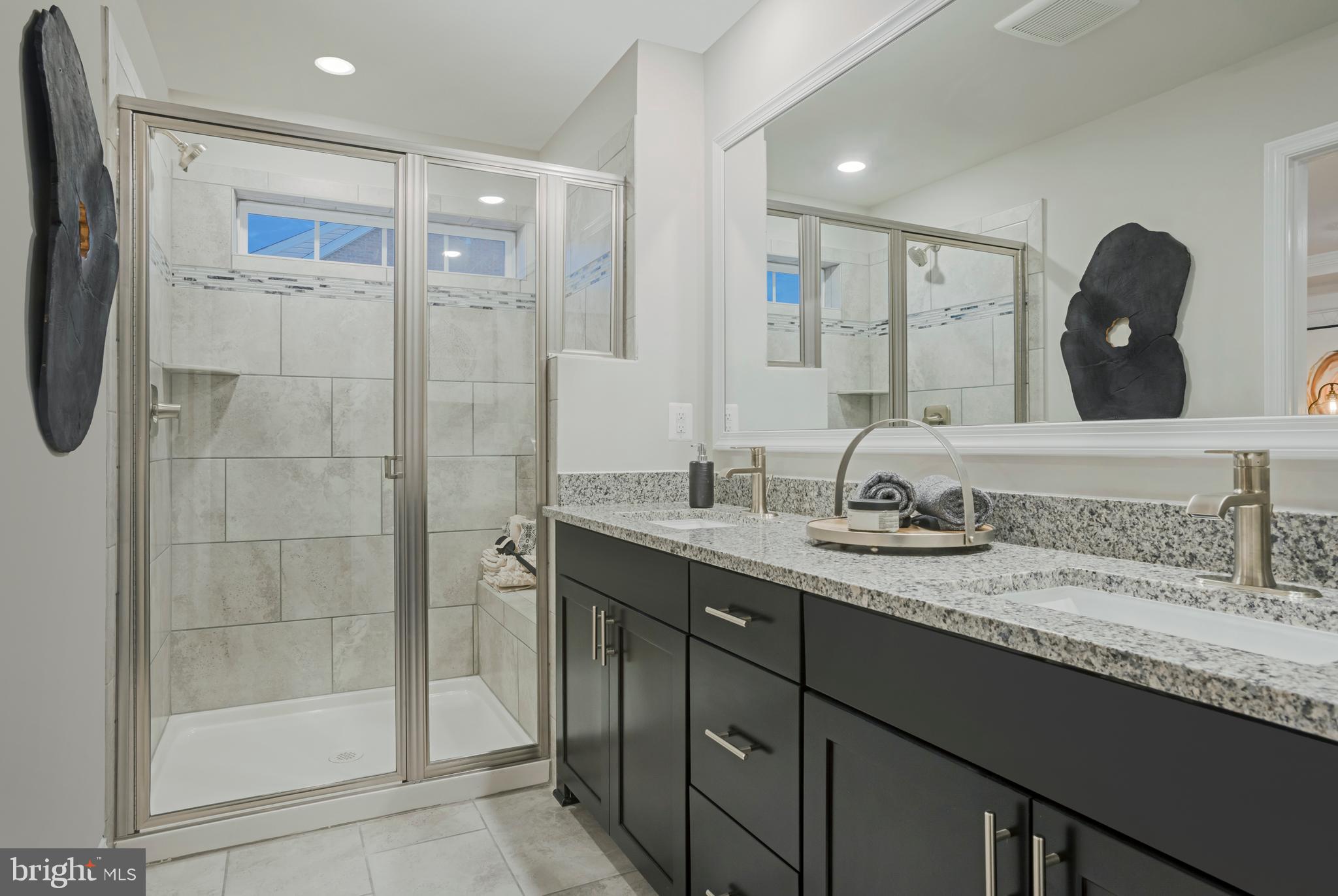 OXFORD SQUARE - Residential