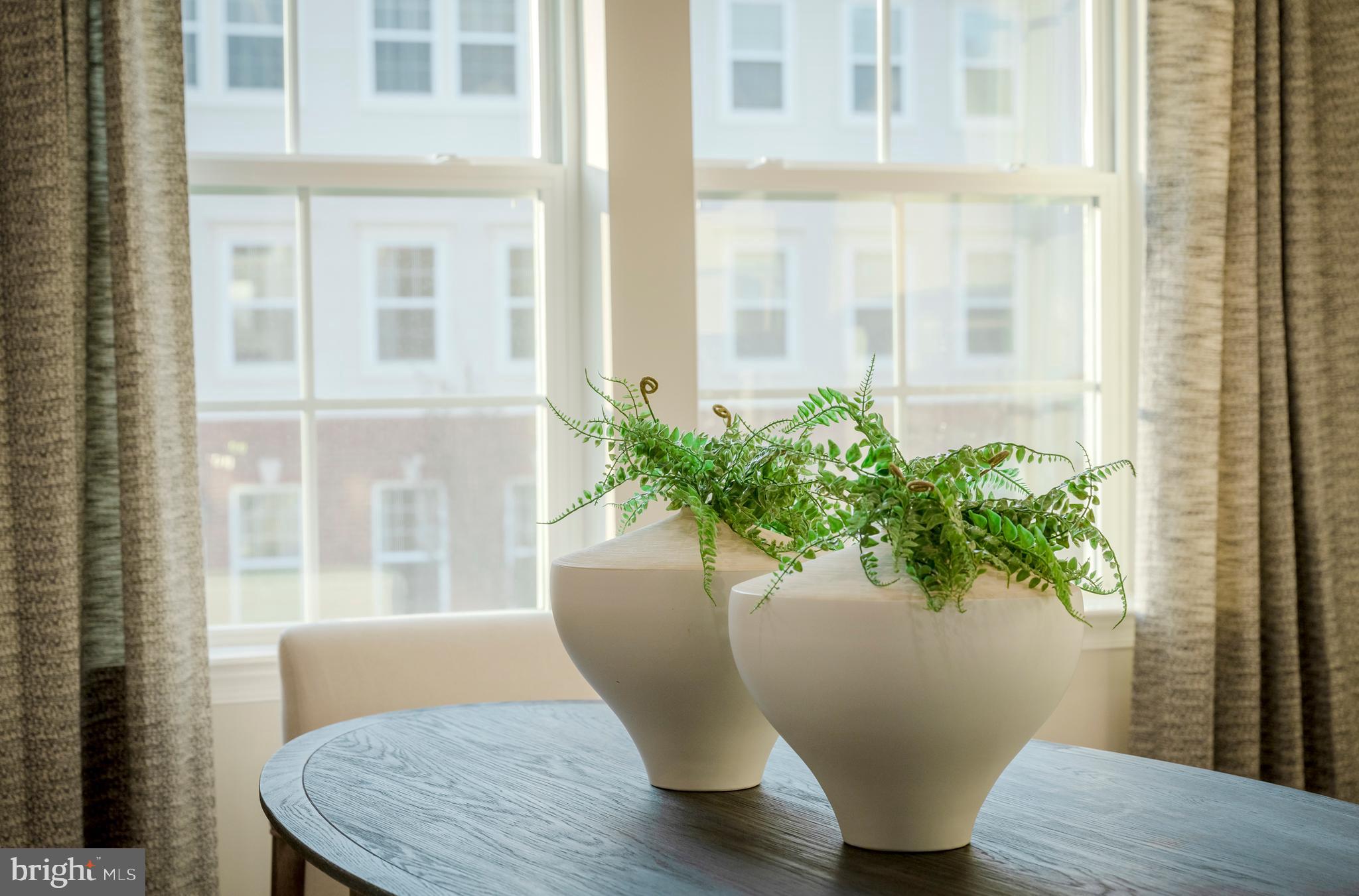 OXFORD SQUARE - Residential