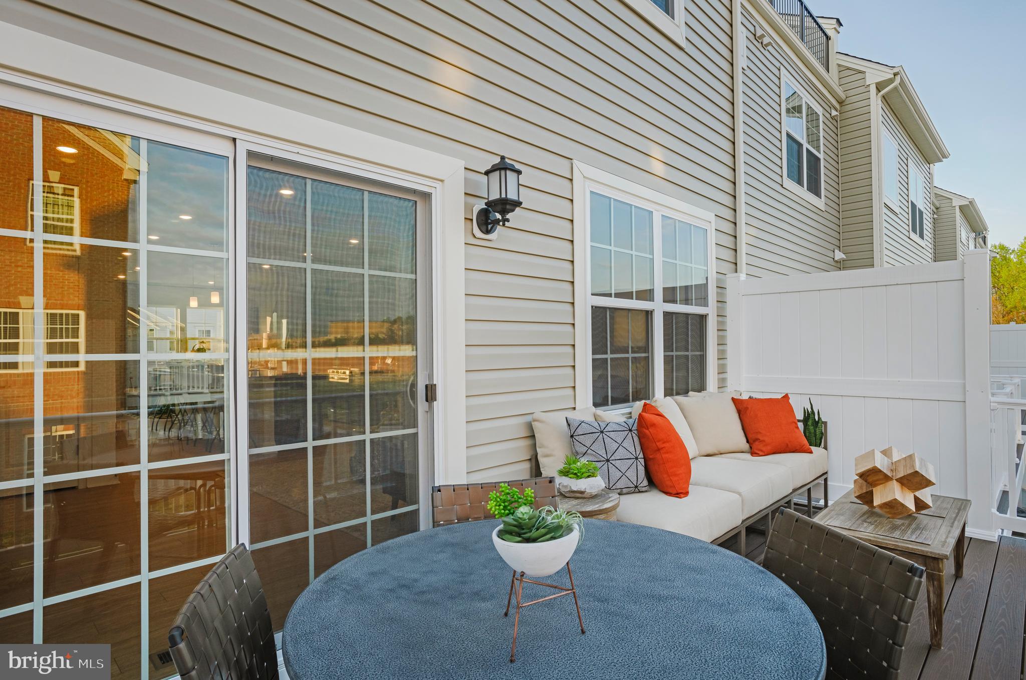 OXFORD SQUARE - Residential