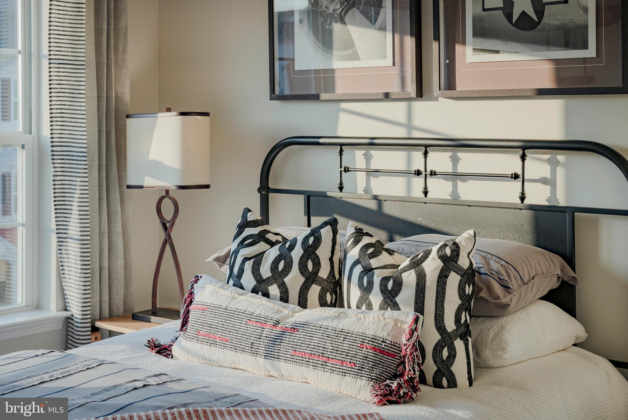 OXFORD SQUARE - Residential