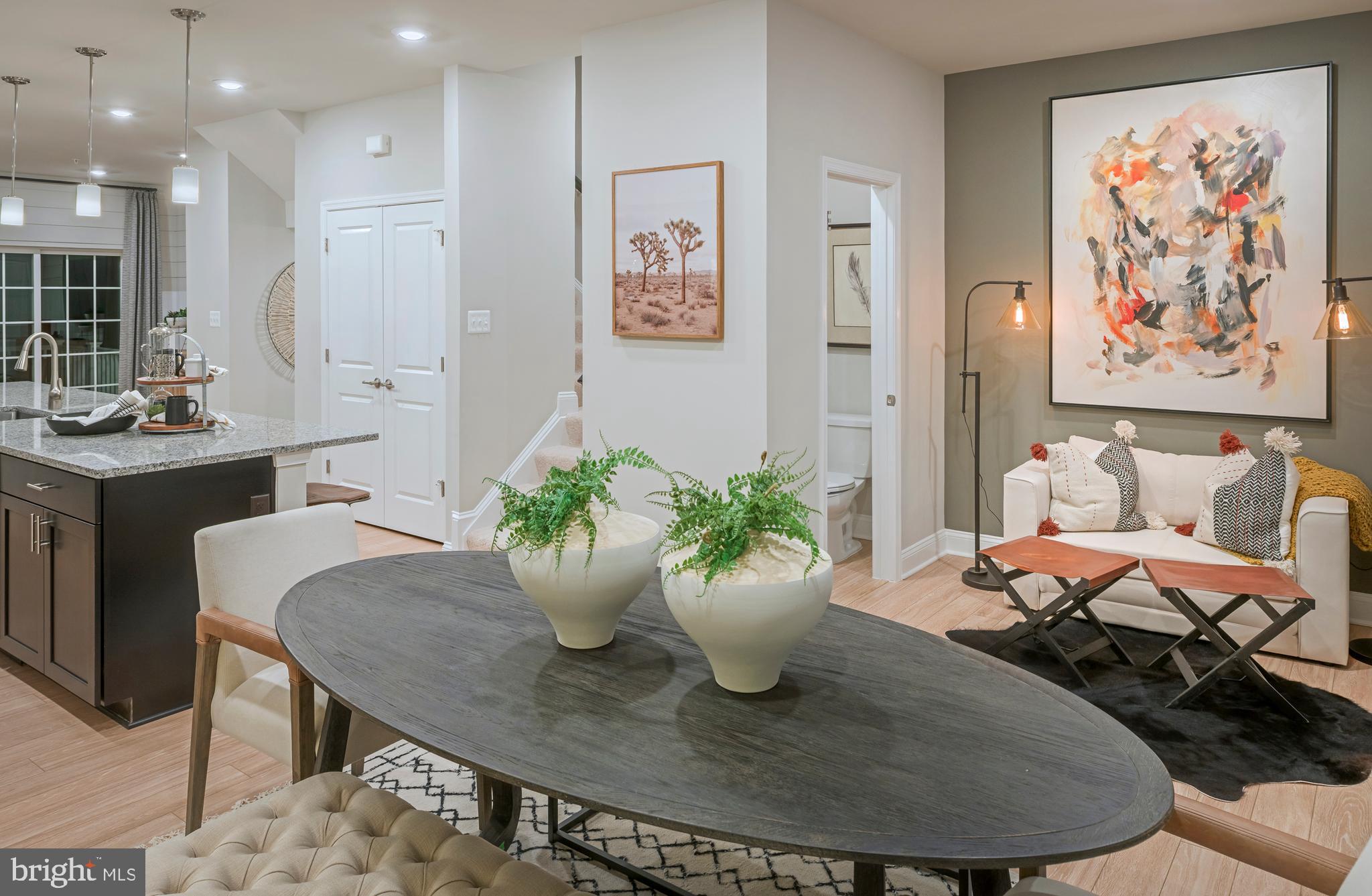 OXFORD SQUARE - Residential