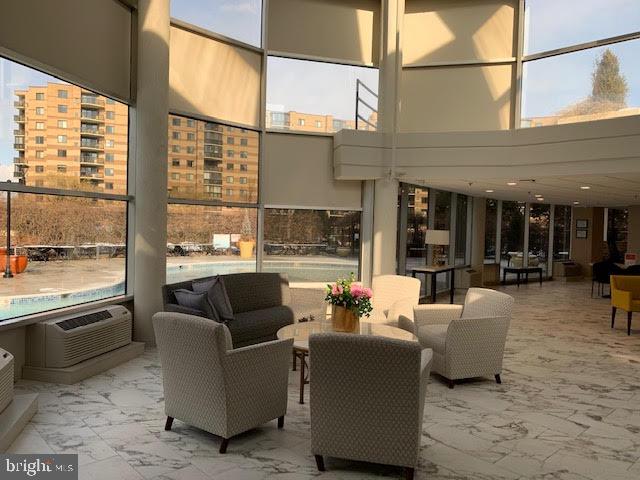 ROTONDA - Residential Lease