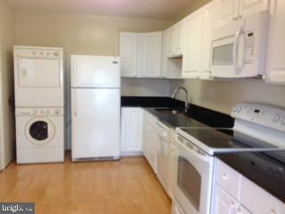 ROTONDA - Residential Lease