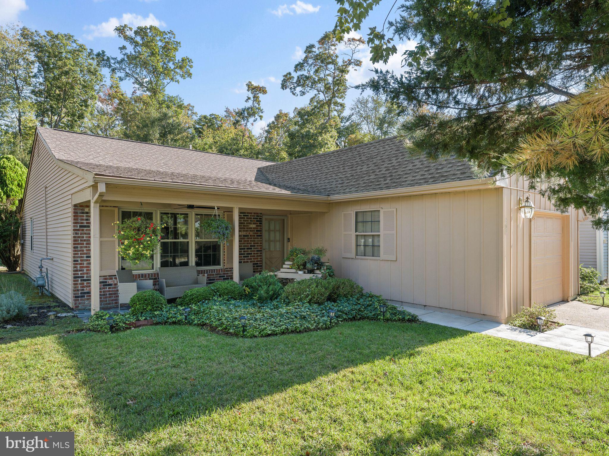 207 LEXINGTON DRIVE