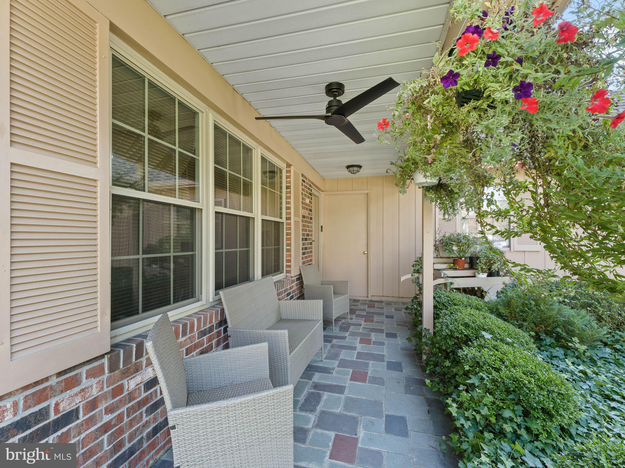 207 LEXINGTON DRIVE