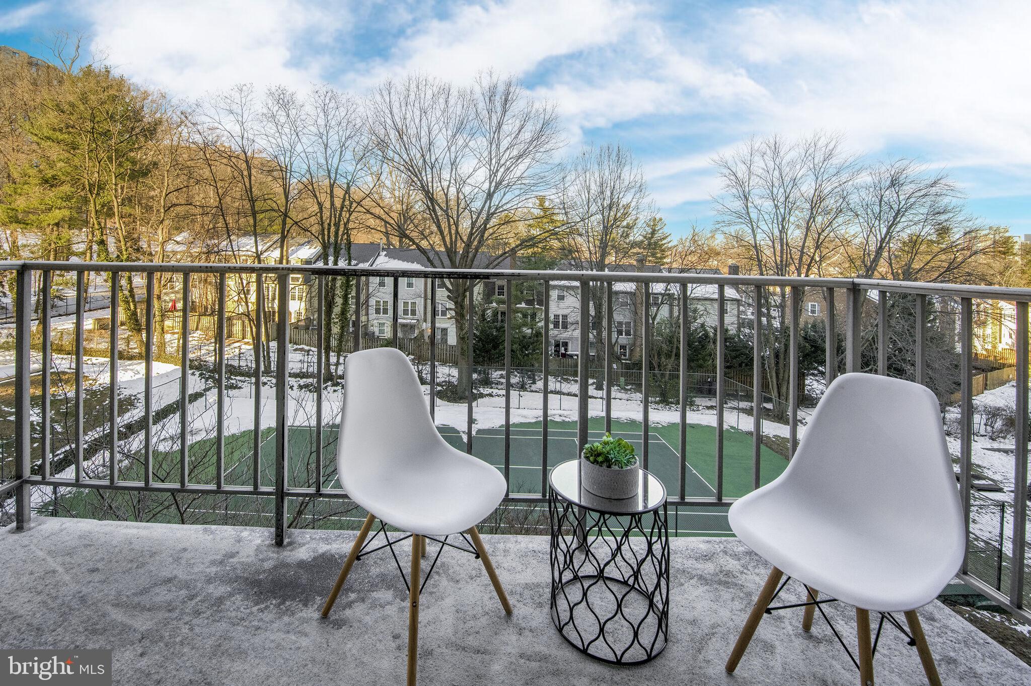 HUNTING CREEK CLUB CONDOMINIUMS - Residential