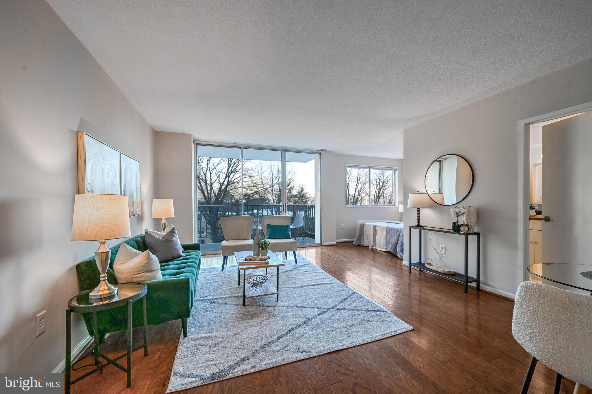 HUNTING CREEK CLUB CONDOMINIUMS - Residential