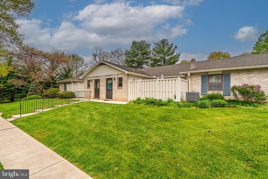 Photo of 418 Valleybrook Drive, LANCASTER, PA 17601 (MLS # PALA2086806)