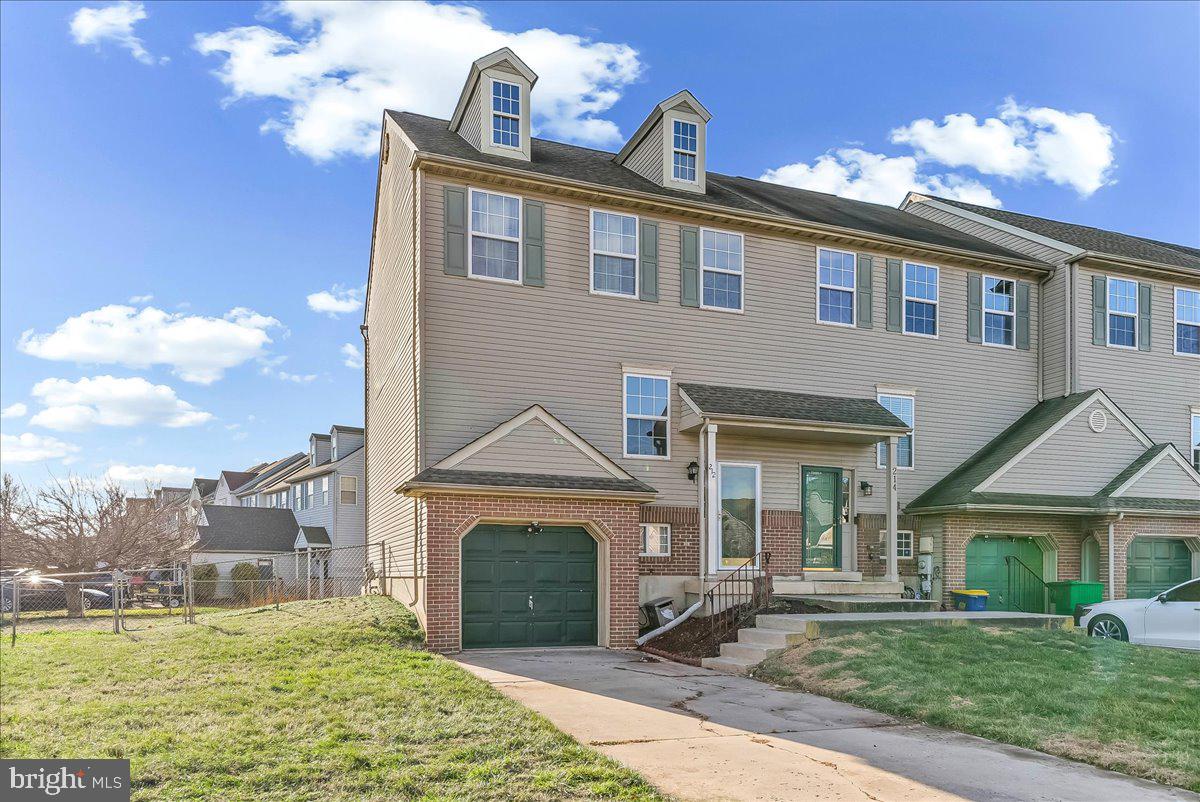 212 CHARRING CROSS DRIVE