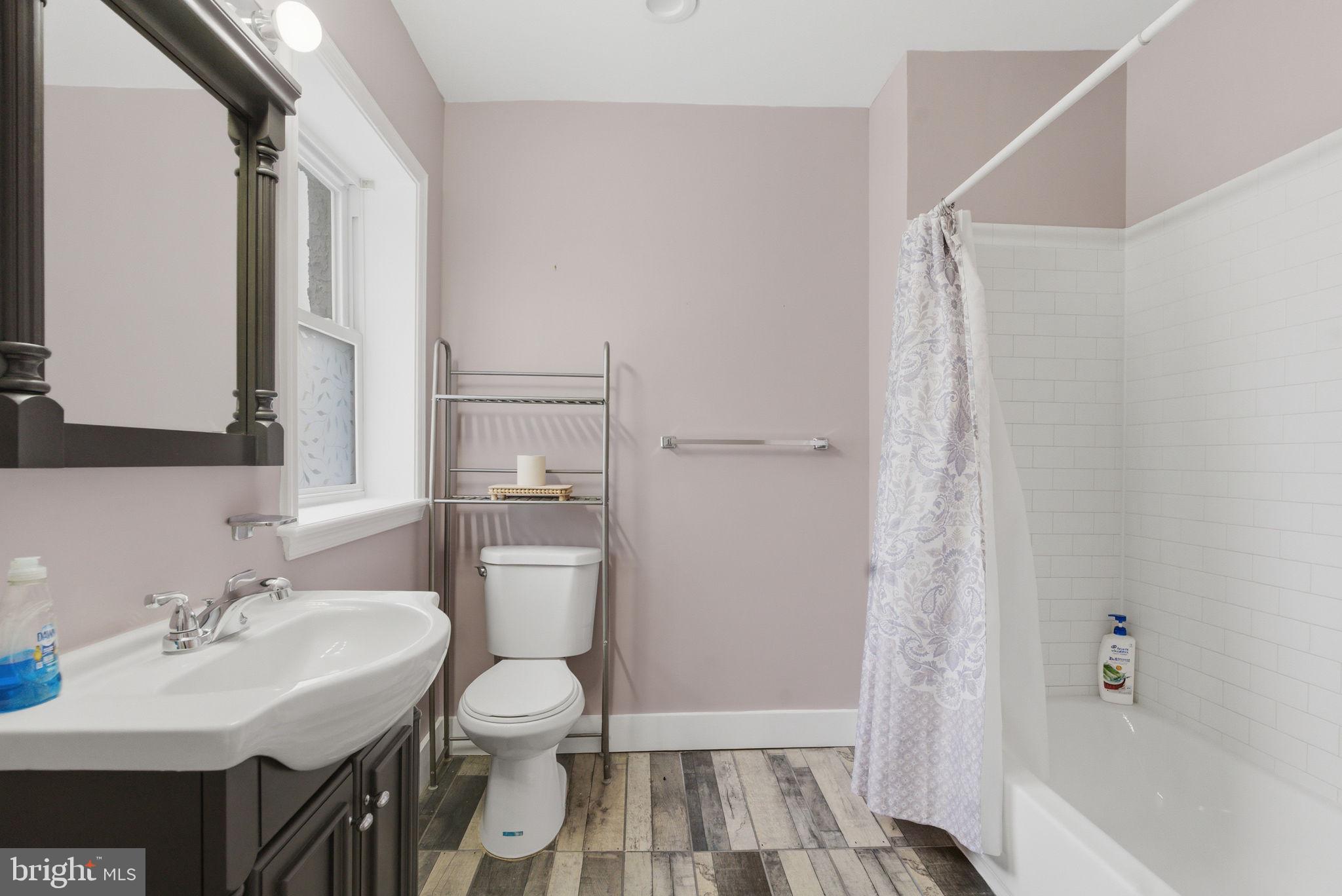 POINT BREEZE - Residential