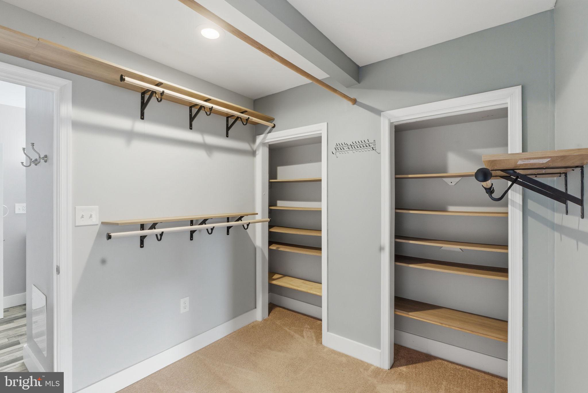 POINT BREEZE - Residential