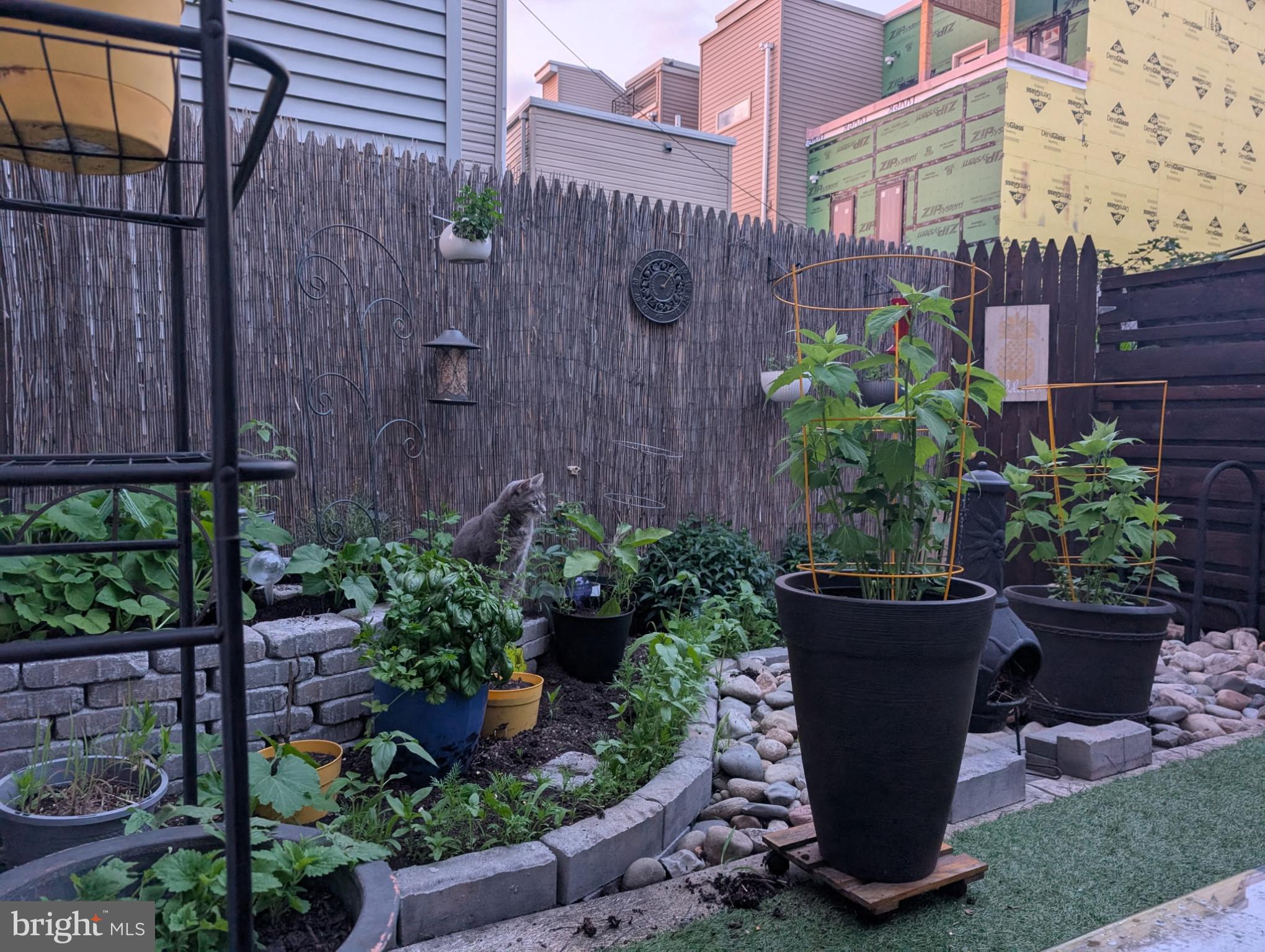 POINT BREEZE - Residential