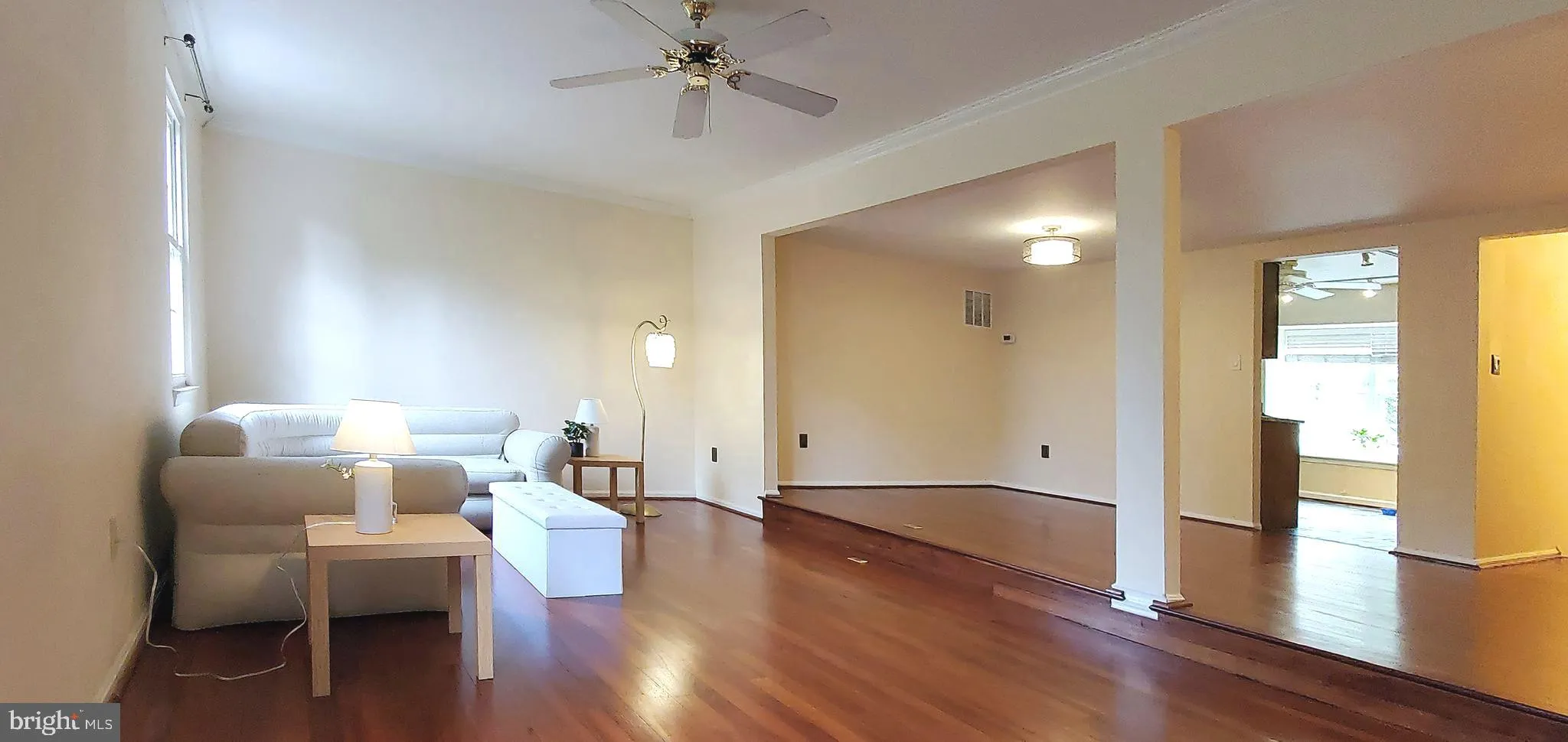 Oakton, Virginia 22124, United States, 4 Bedrooms Bedrooms, ,4 BathroomsBathrooms,Residential,Active,9043