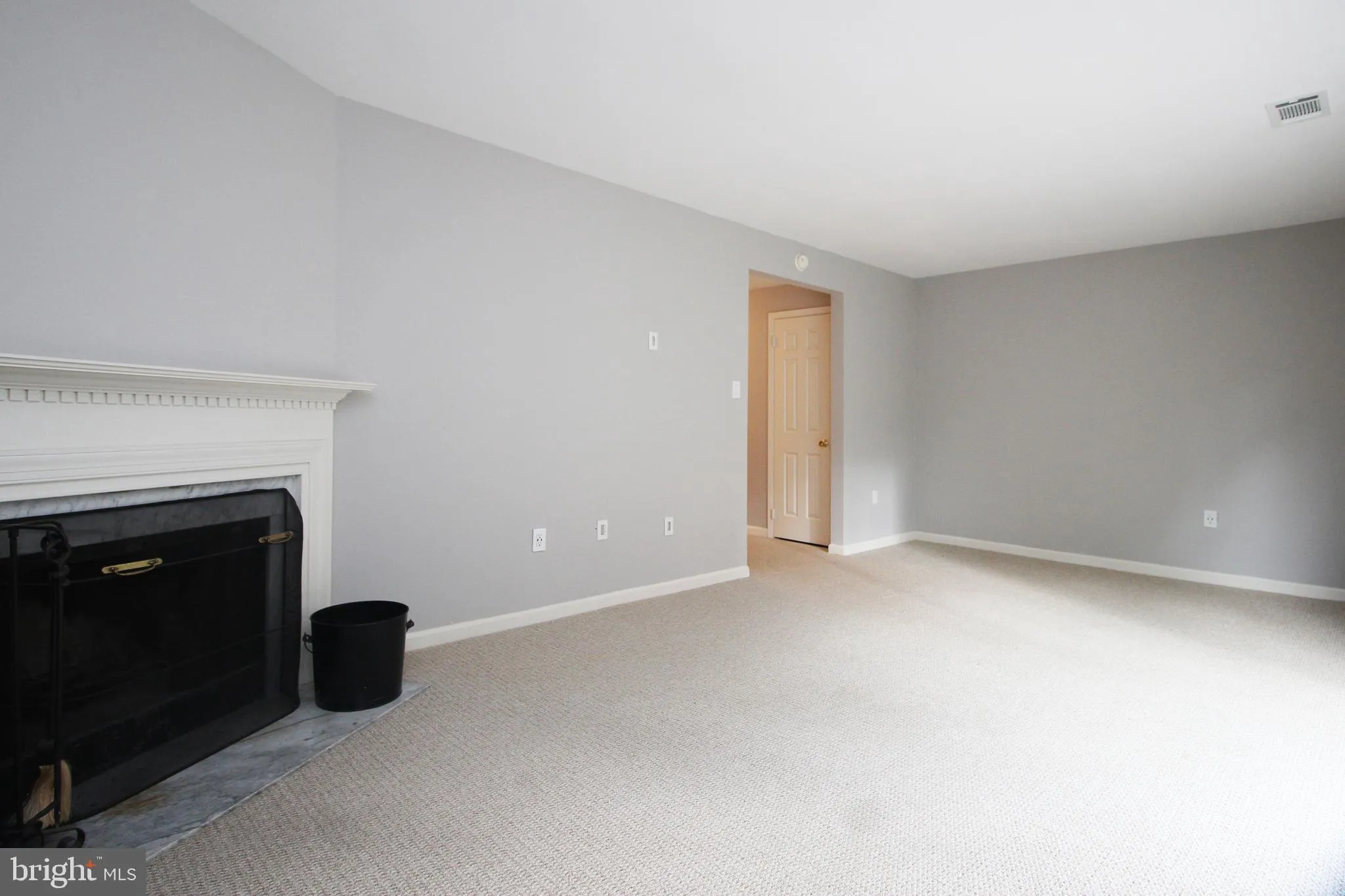 Oakton, Virginia 22124, United States, 4 Bedrooms Bedrooms, ,4 BathroomsBathrooms,Residential,Active,9043