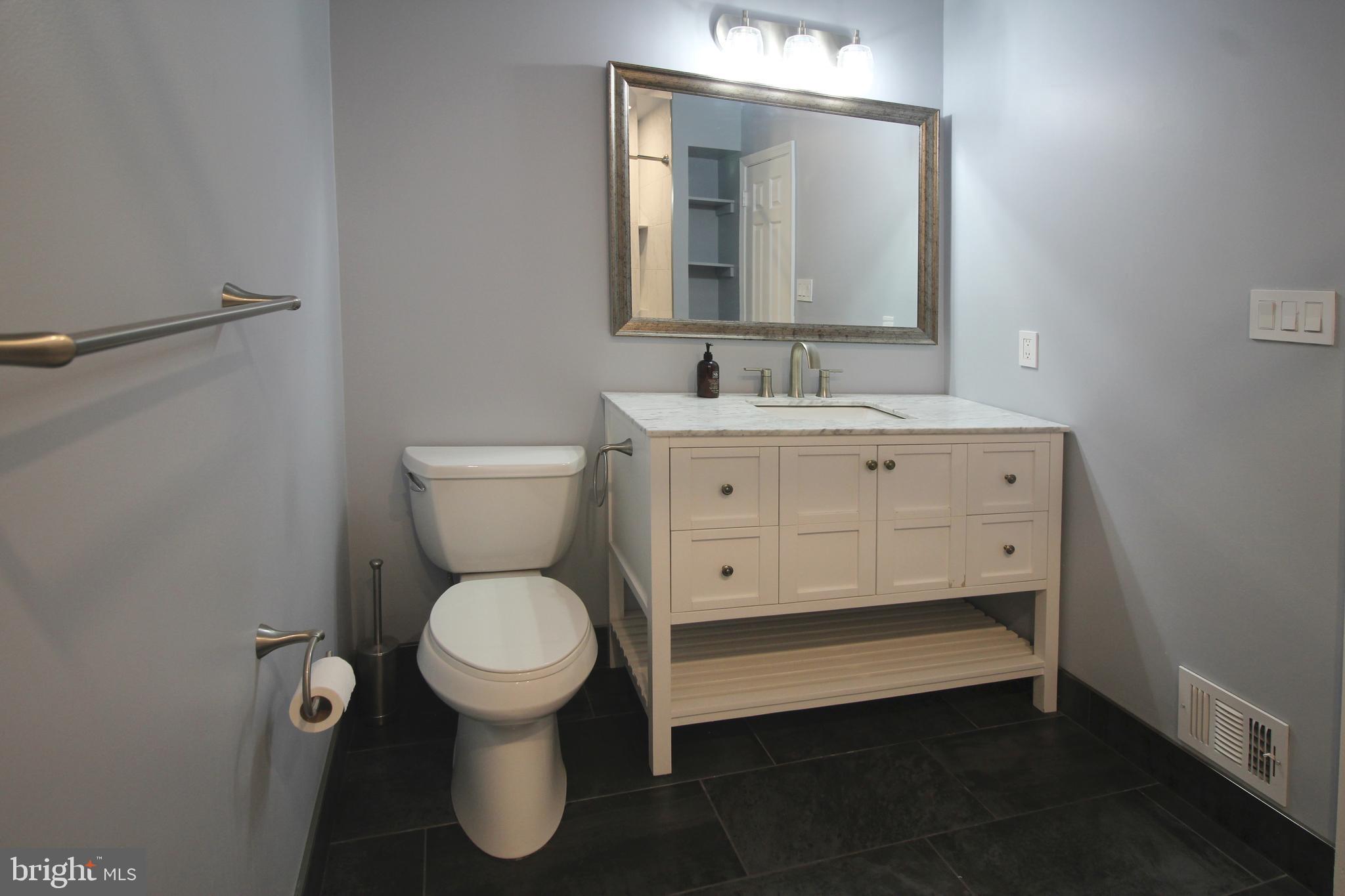 OAKTON VILLAGE - Residential Lease