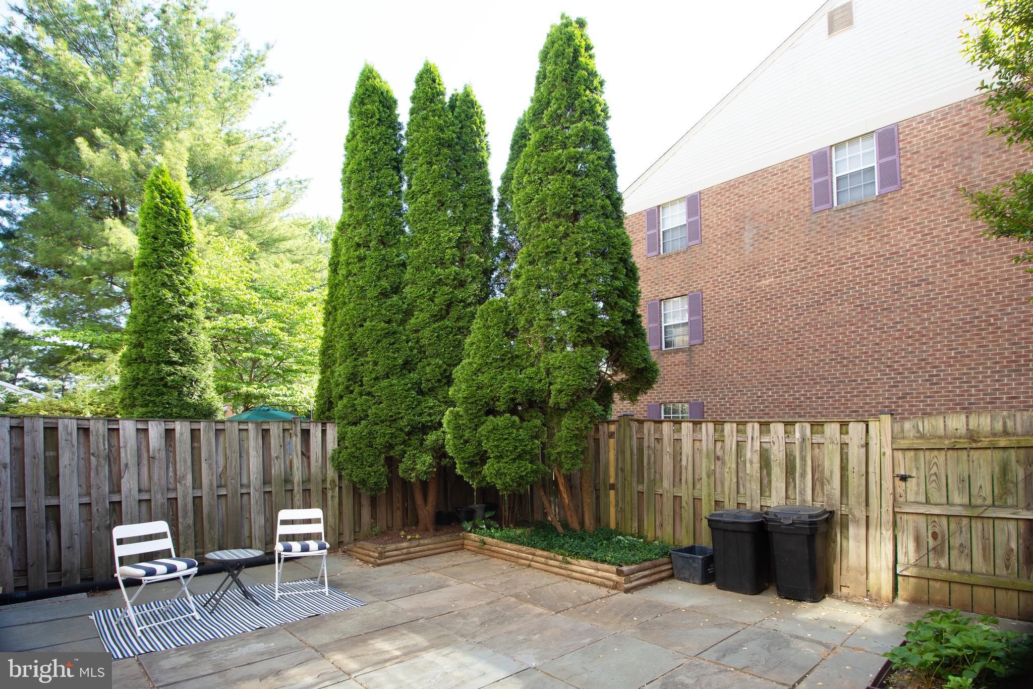 OAKTON VILLAGE - Residential Lease