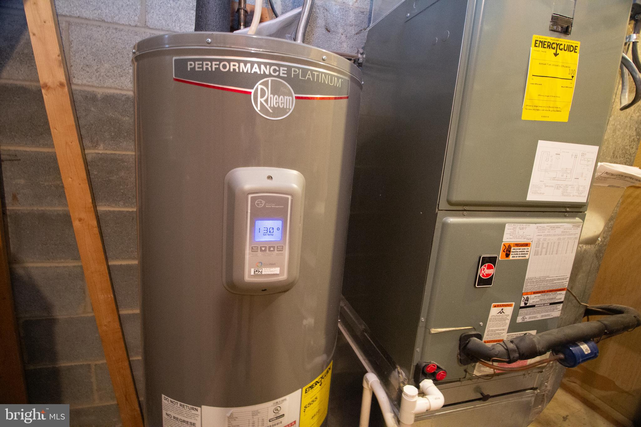 OAKTON VILLAGE - Residential Lease