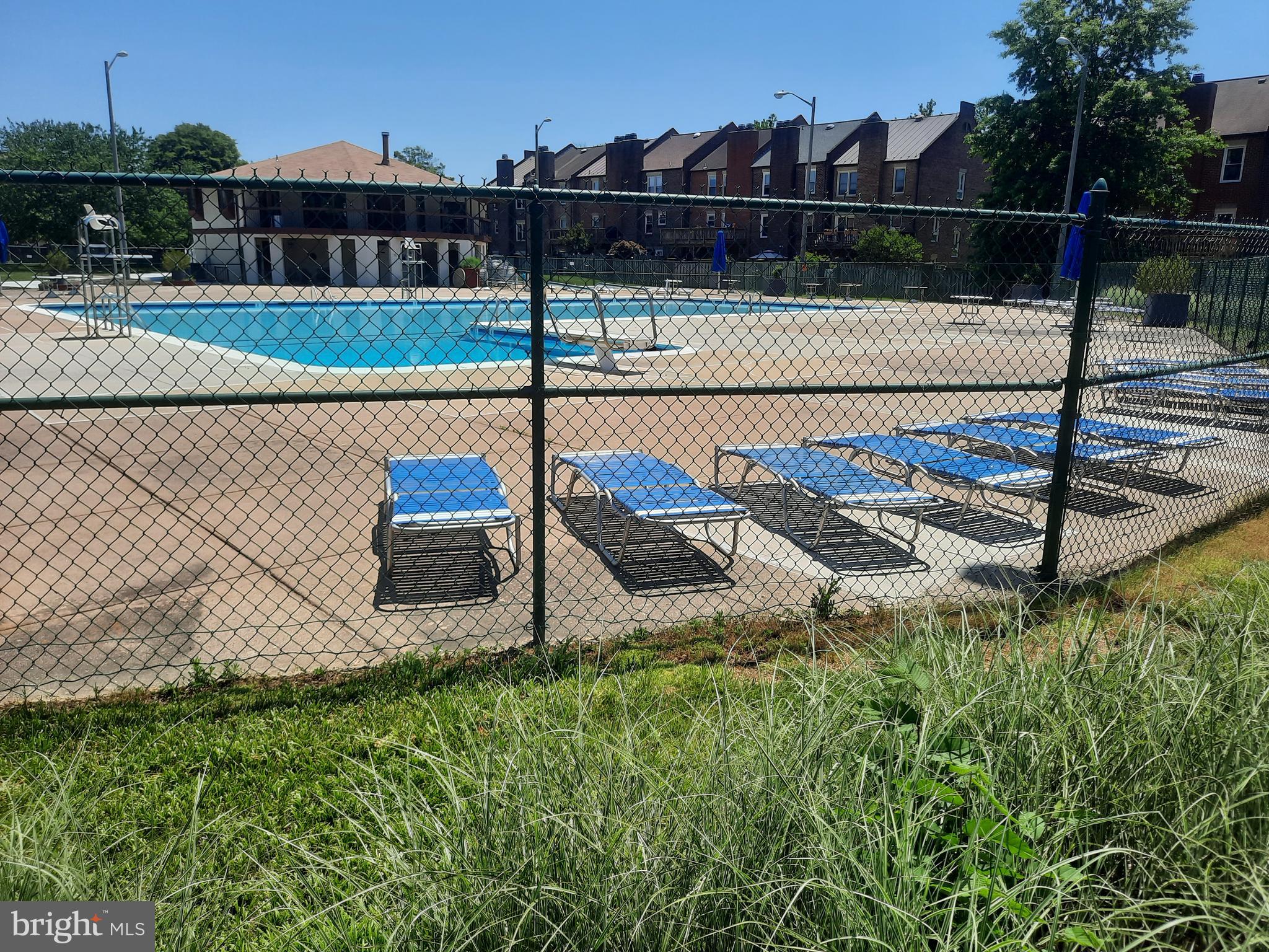 OAKTON VILLAGE - Residential Lease