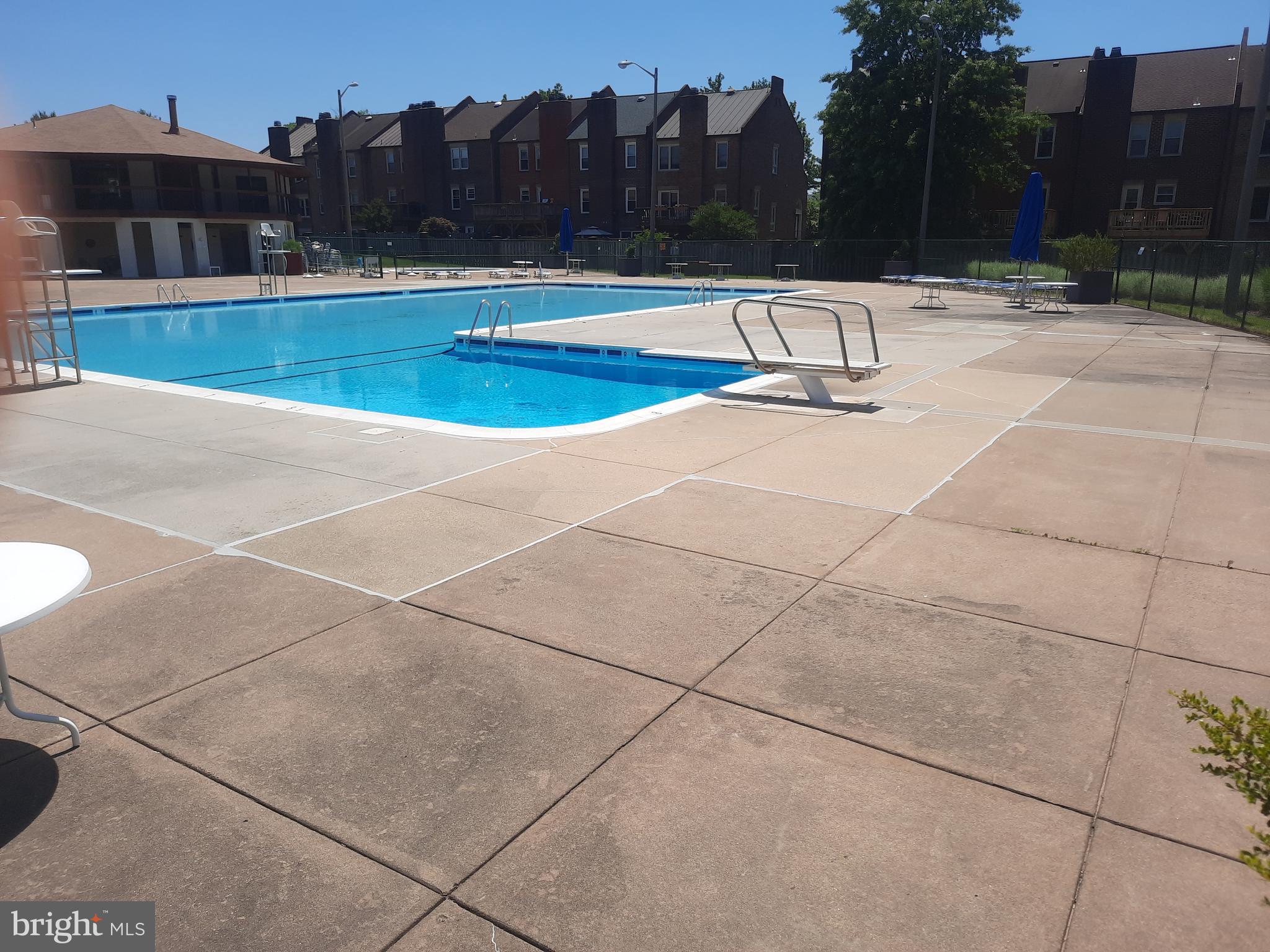 OAKTON VILLAGE - Residential Lease