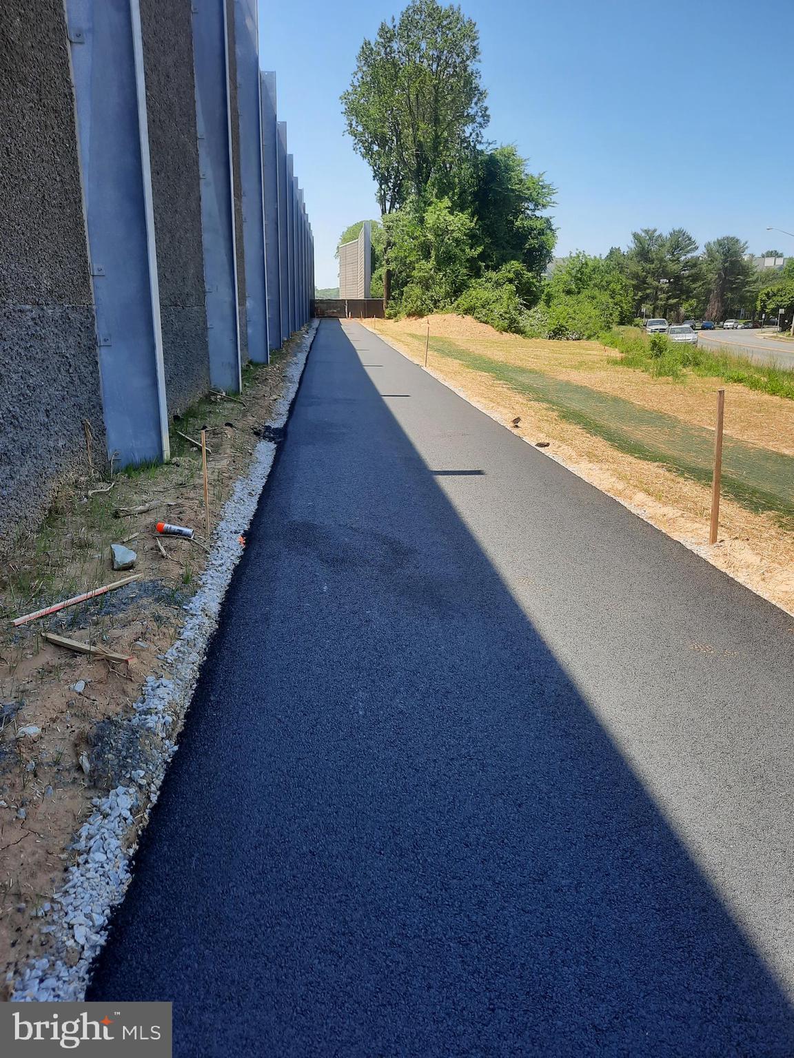 OAKTON VILLAGE - Residential Lease