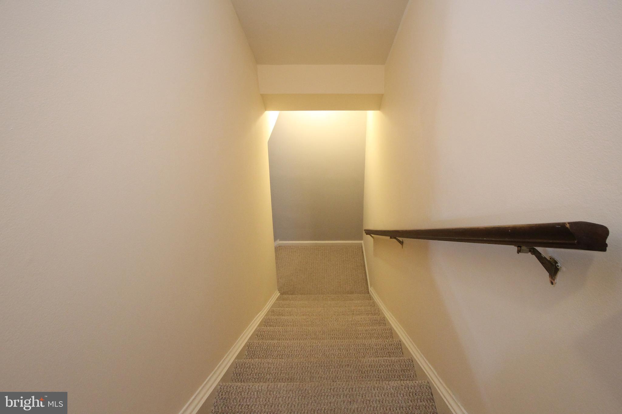 OAKTON VILLAGE - Residential Lease