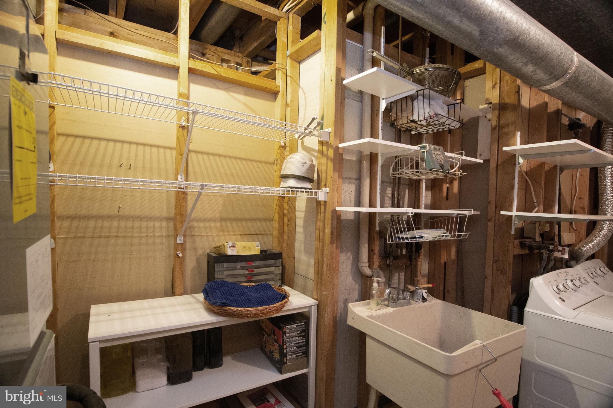 OAKTON VILLAGE - Residential Lease