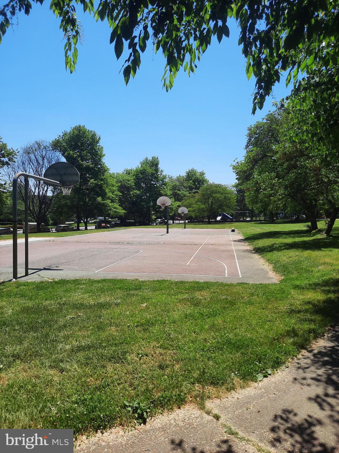 OAKTON VILLAGE - Residential Lease